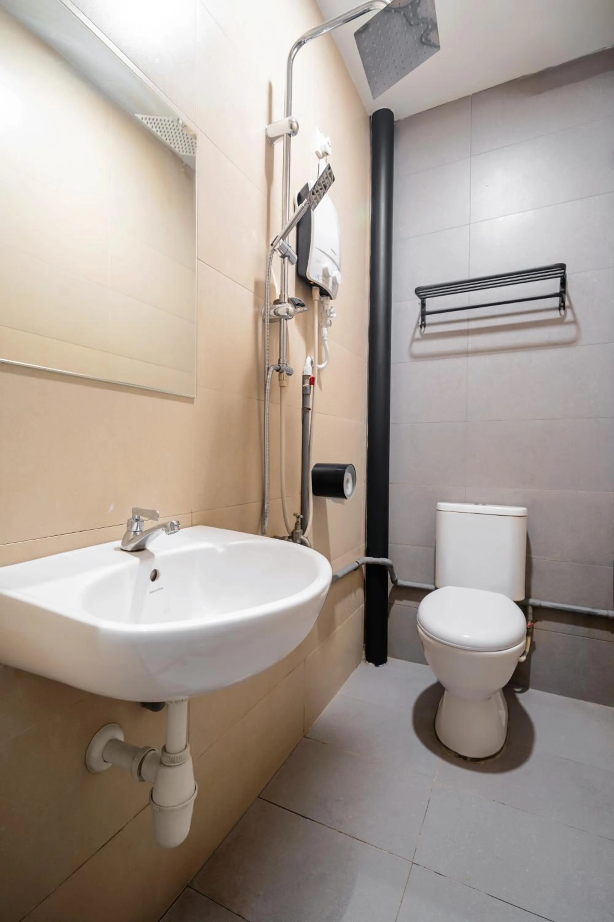 Bathroom in HAKO XPRESS TAMPOI