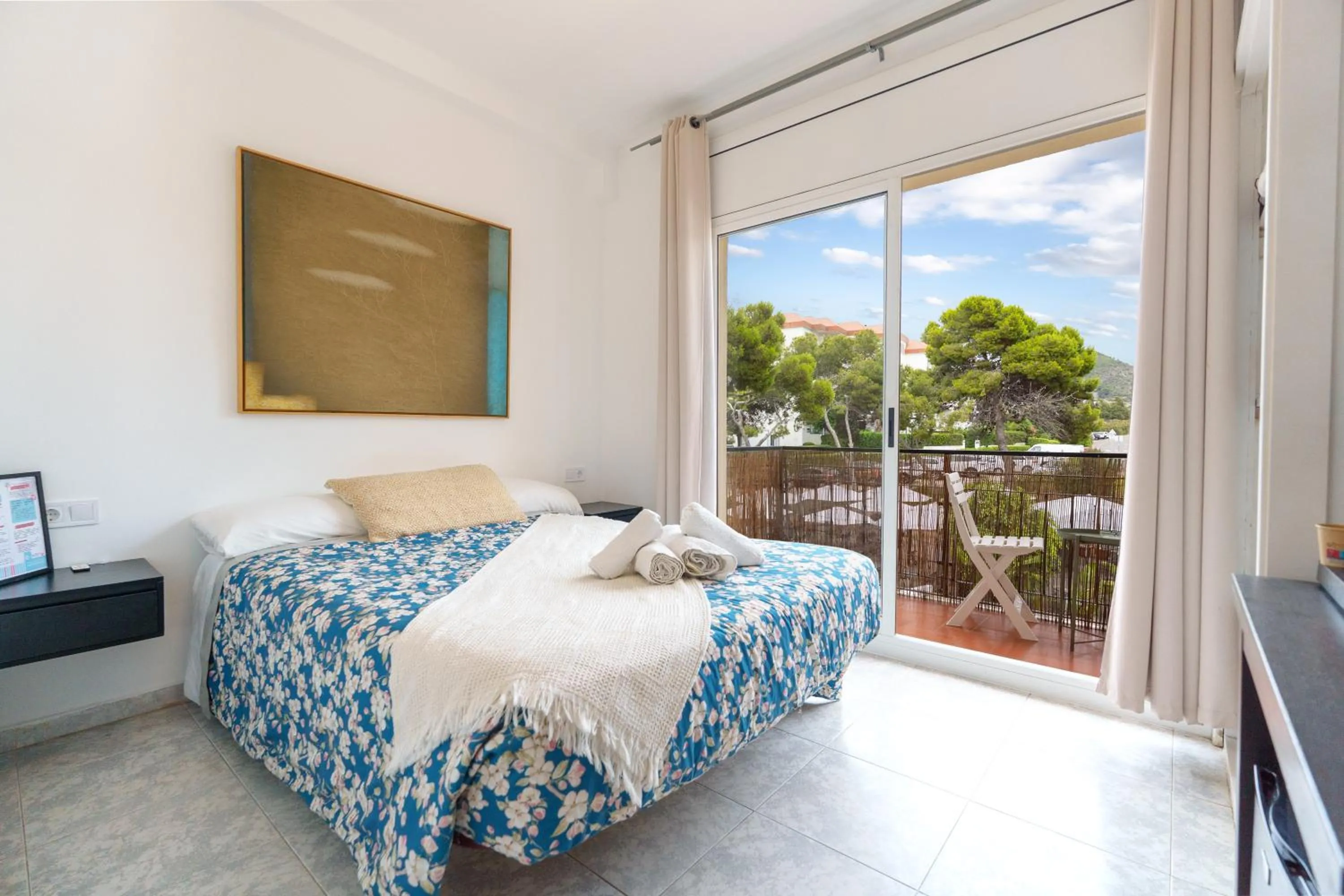 Double Room with Balcony in Sitges Beach Hostal