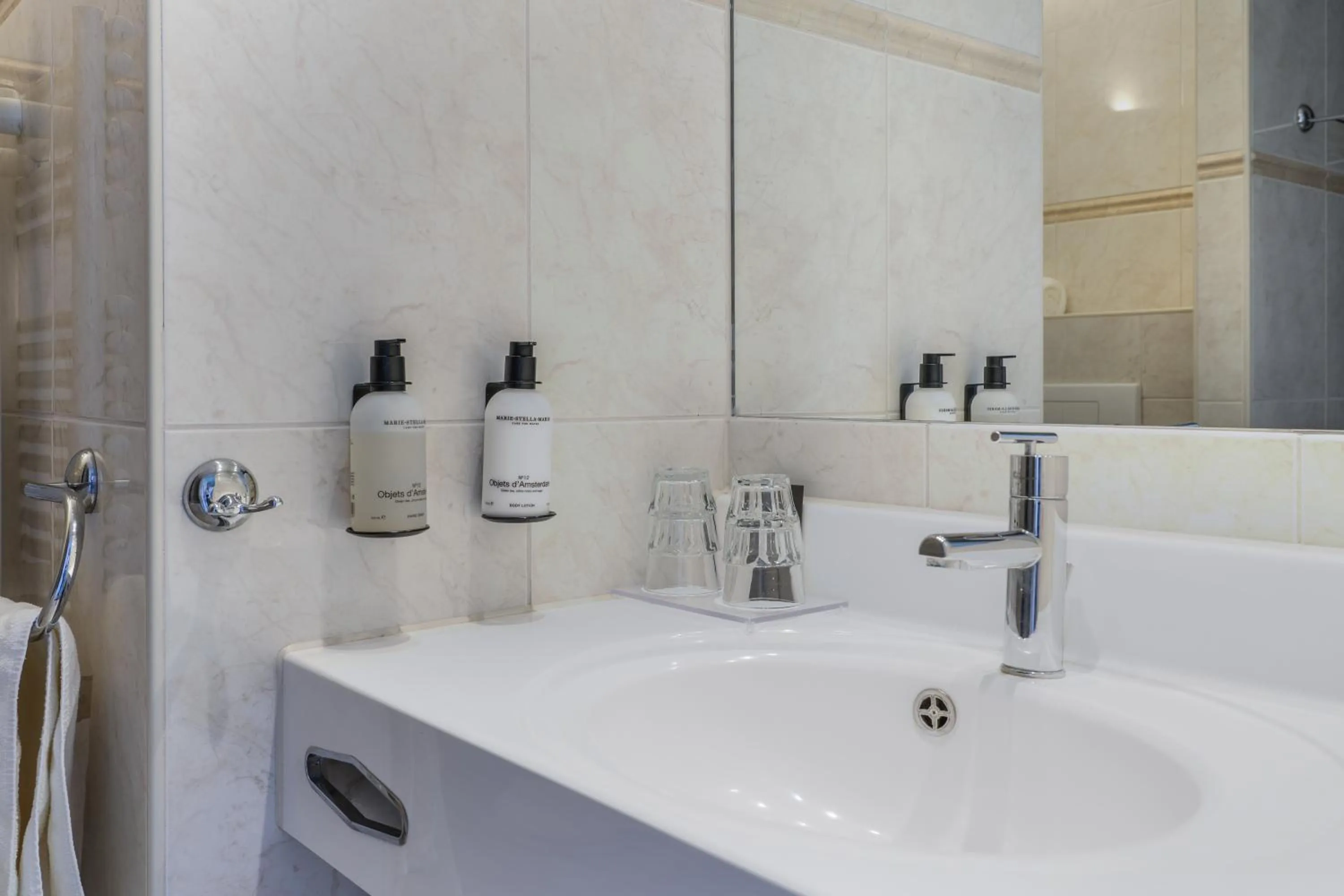 Bathroom in Paal 8 Hotel aan Zee