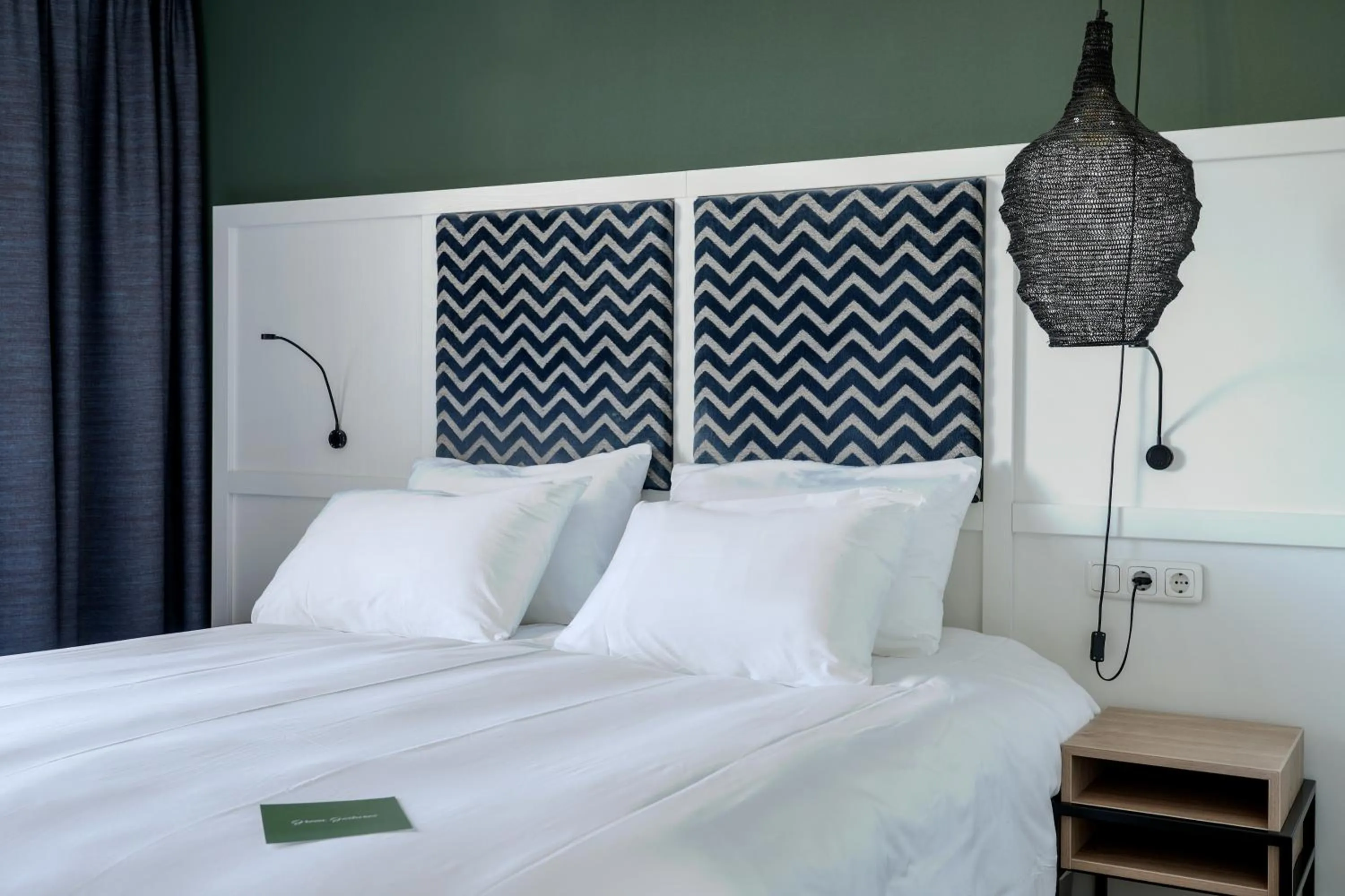 Bedroom, Bed in Paal 8 Hotel aan Zee