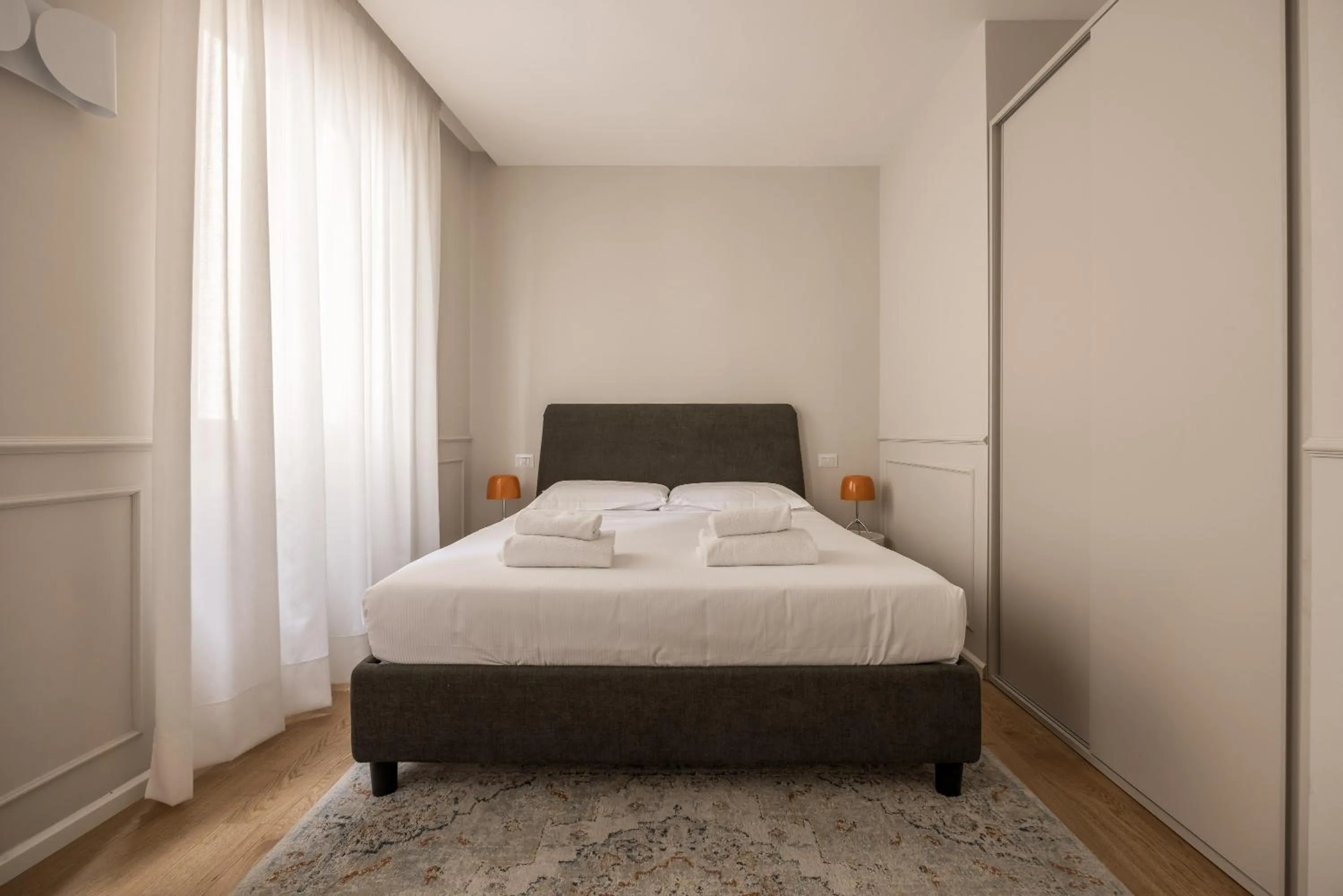 Photo of the whole room, Bed in Tornabuoni Place by Mmega