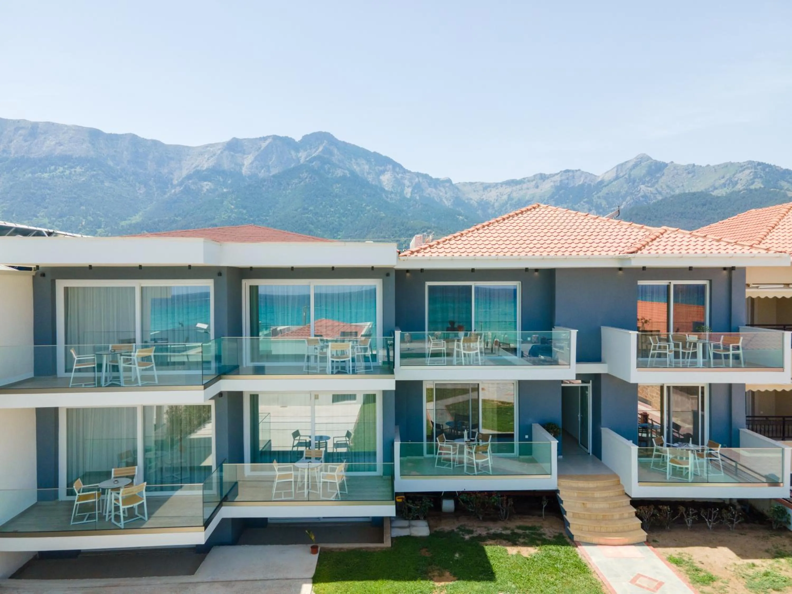 Property building in Sunrise SeaSide Suites