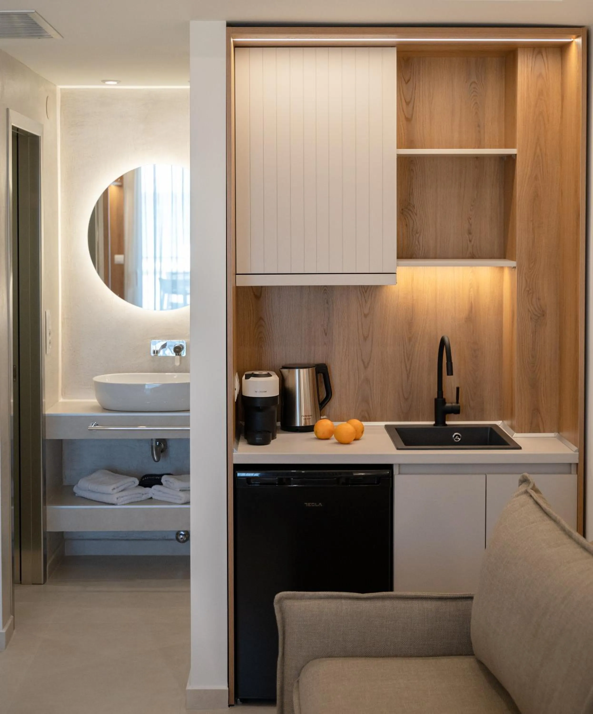 Coffee/tea facilities in Sunrise SeaSide Suites