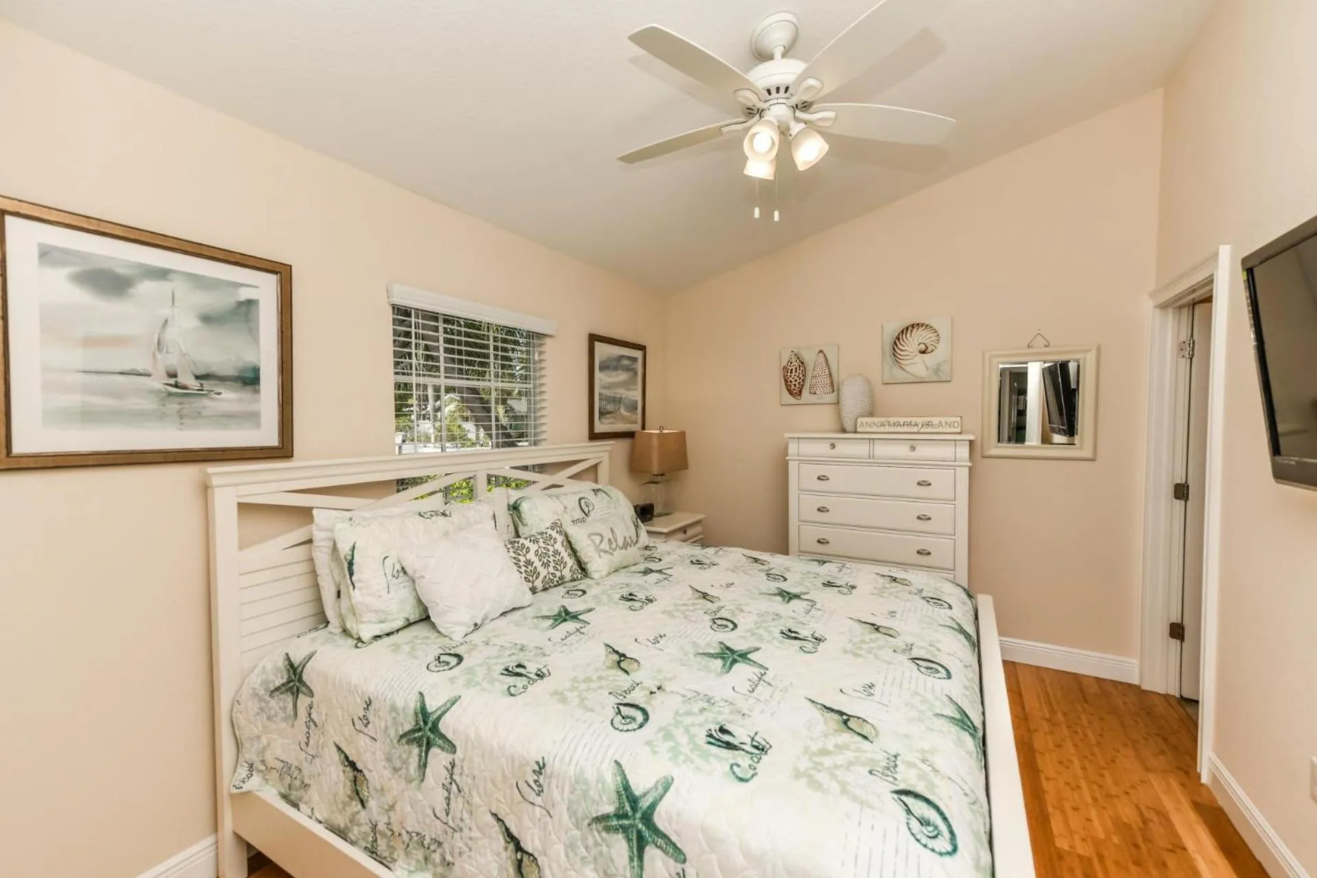 Bed in My Island Paradise