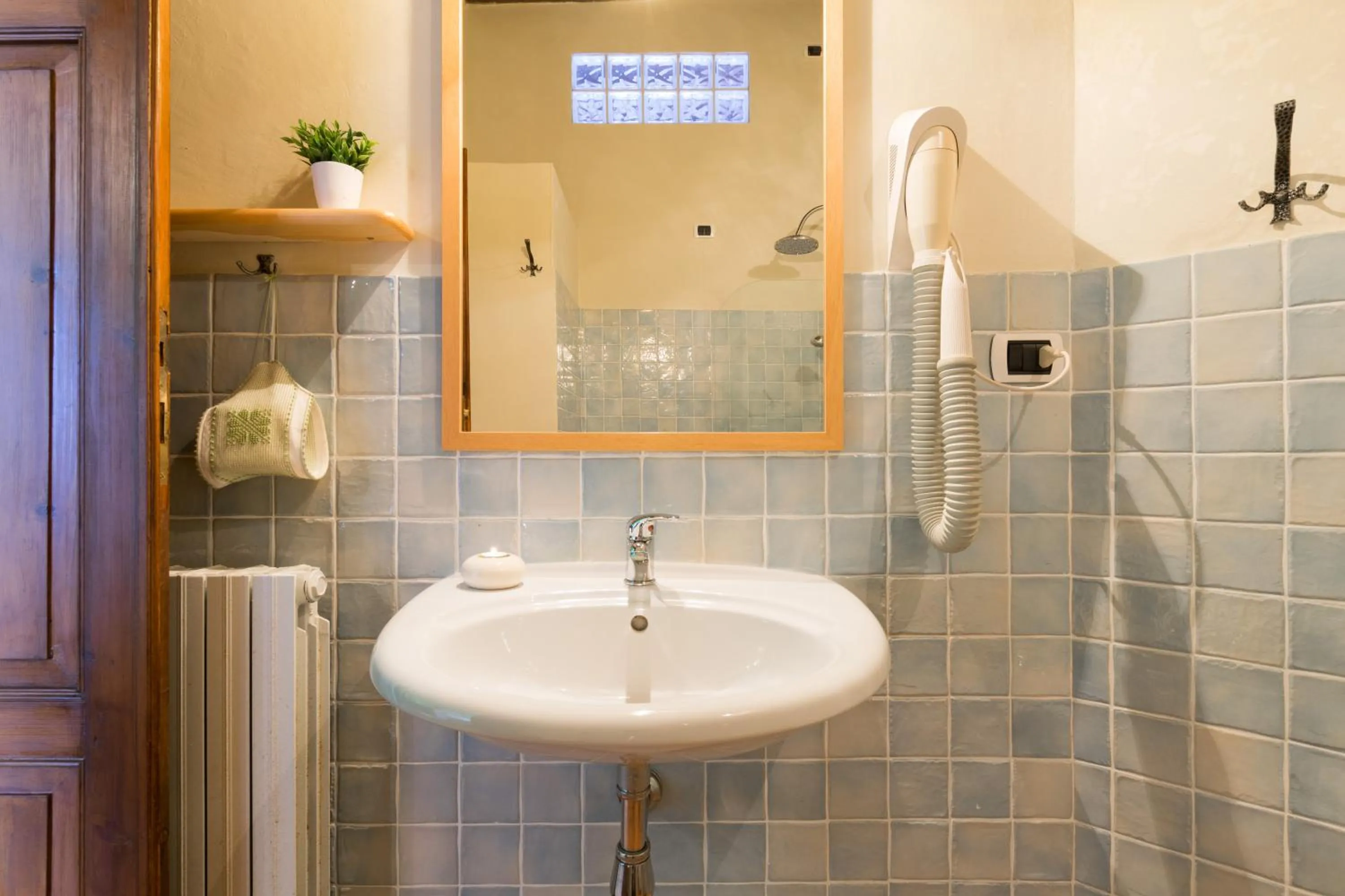 Bathroom in B&B S'Asilo Sardegna