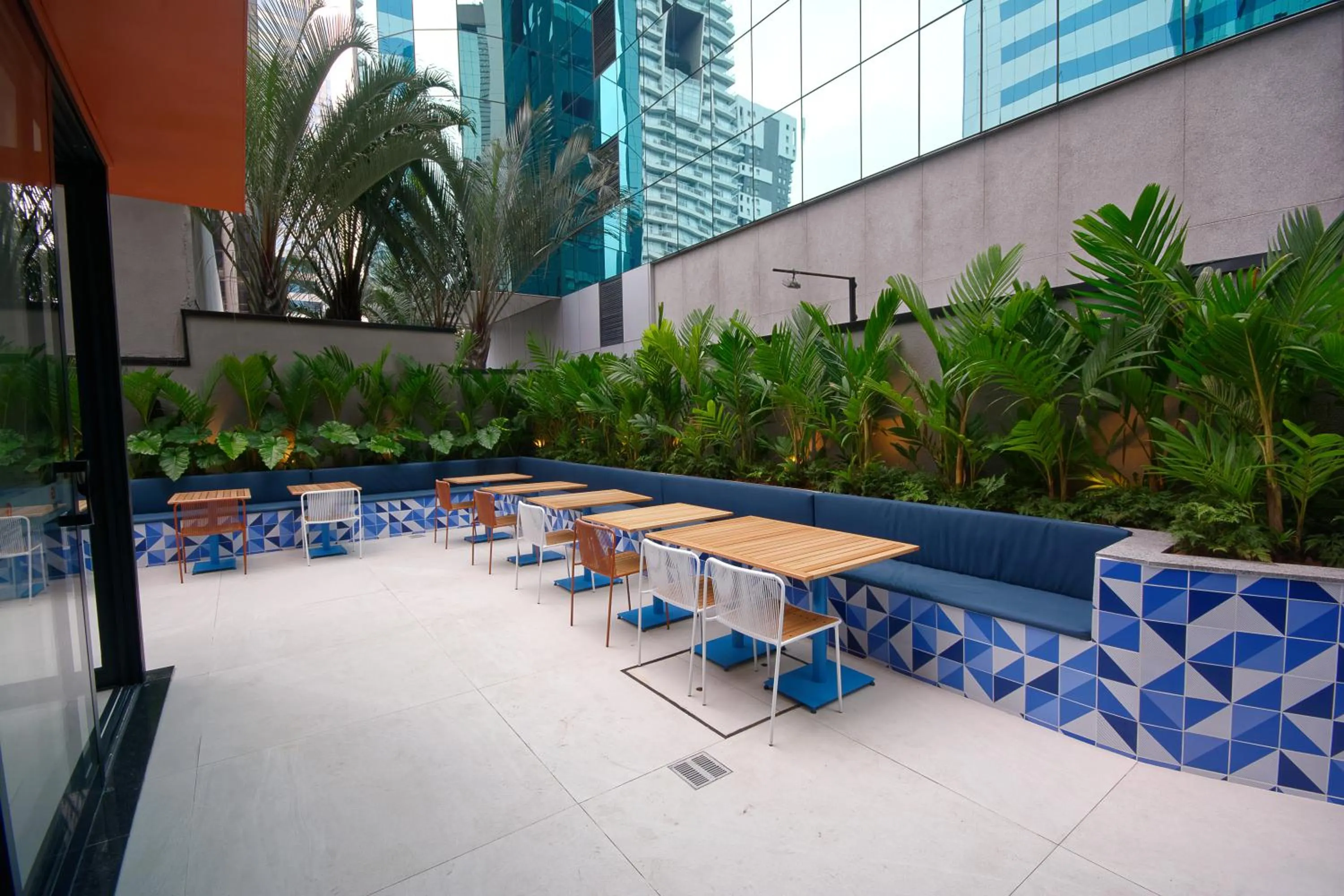 Golden Tower Express Nações Unidas by Fênix Hotéis