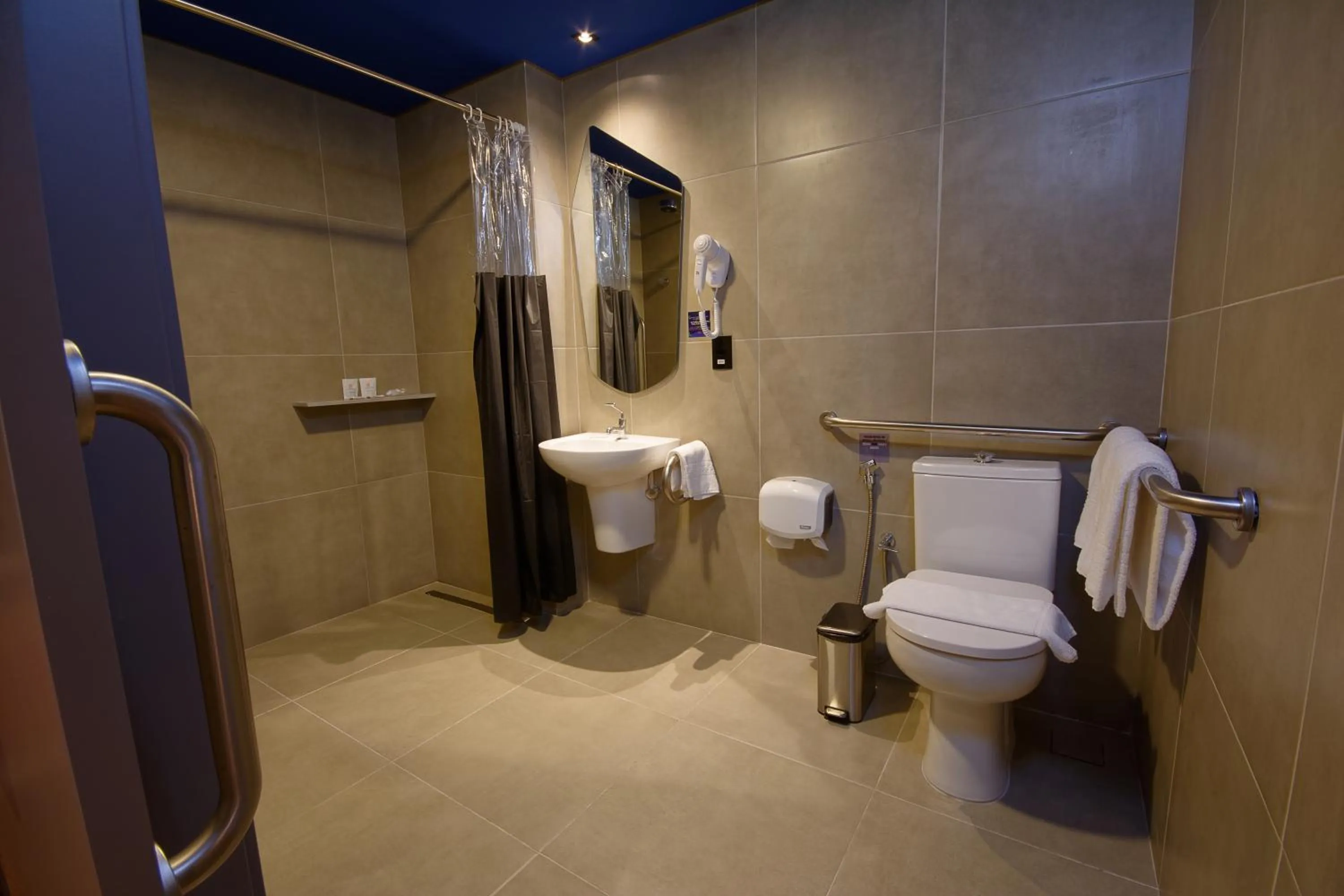 Golden Tower Express Nações Unidas by Fênix Hotéis