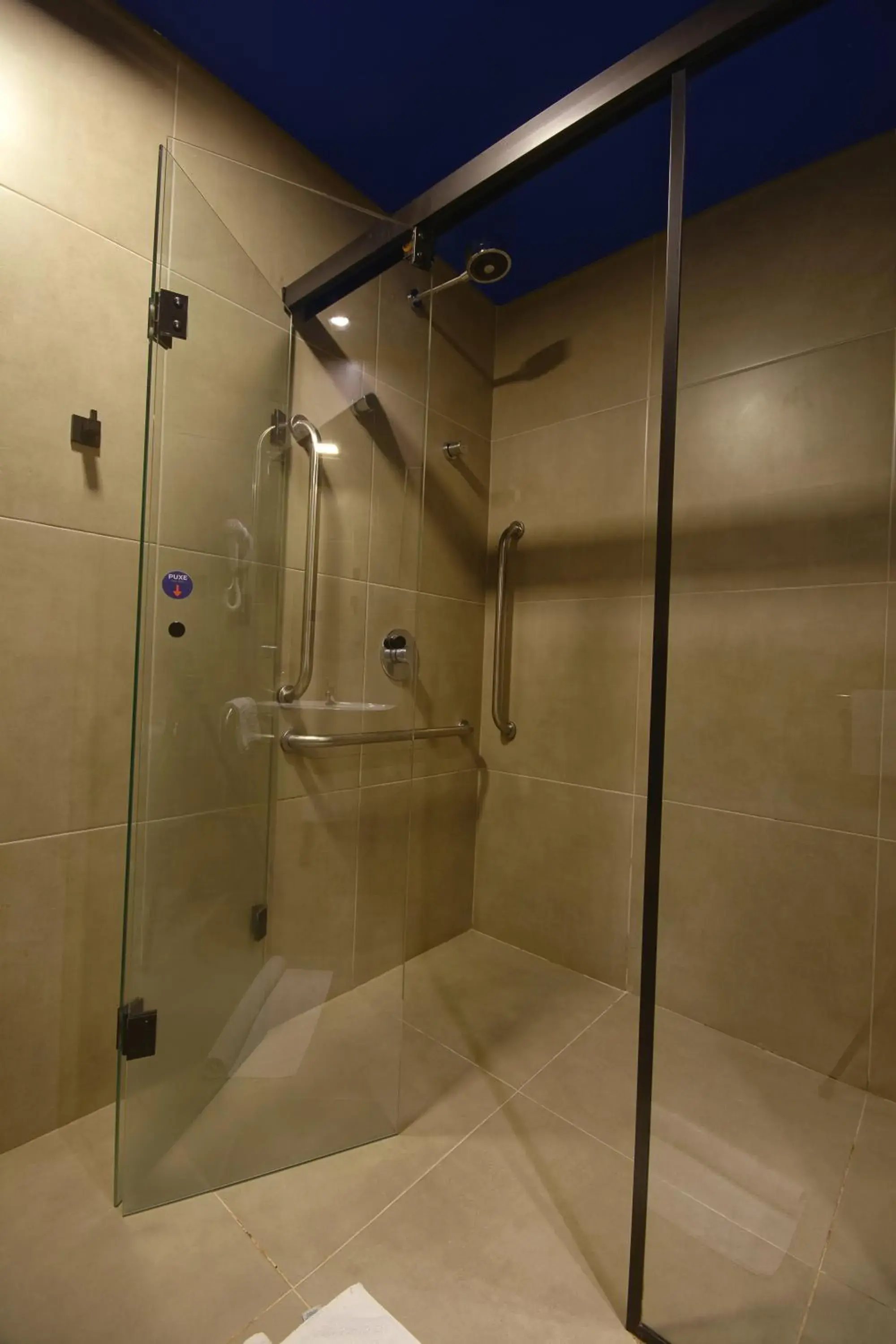 Queen Room - single occupancy - Disability Access in Golden Tower Express Nações Unidas by Fênix Hotéis Queen Room - single occupancy - Disability Access in Golden Tower Express Nações Unidas by Fênix Hotéis