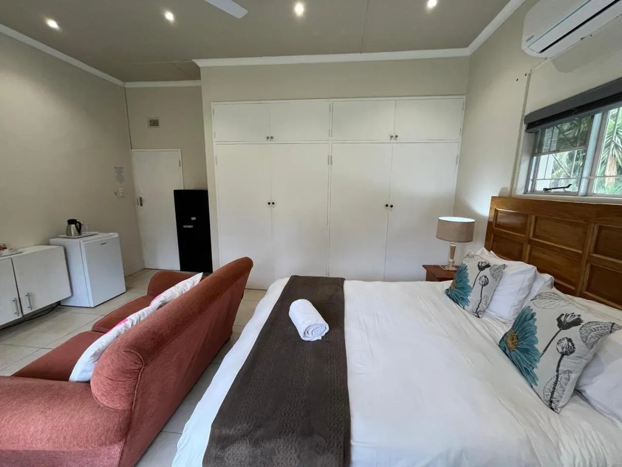 Bed in The Guest House Pongola