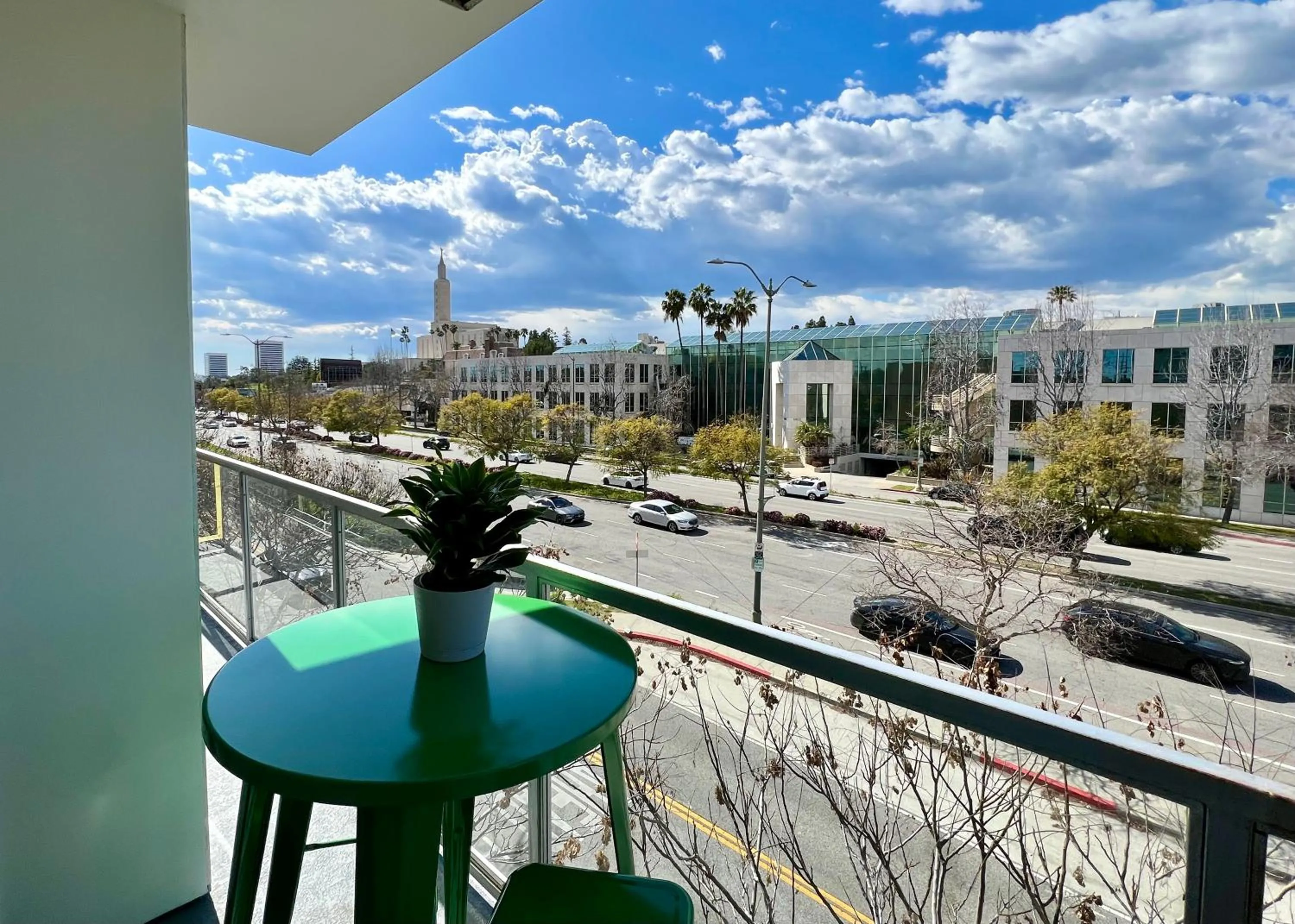 Century City Chic 4 sleep free parking 402