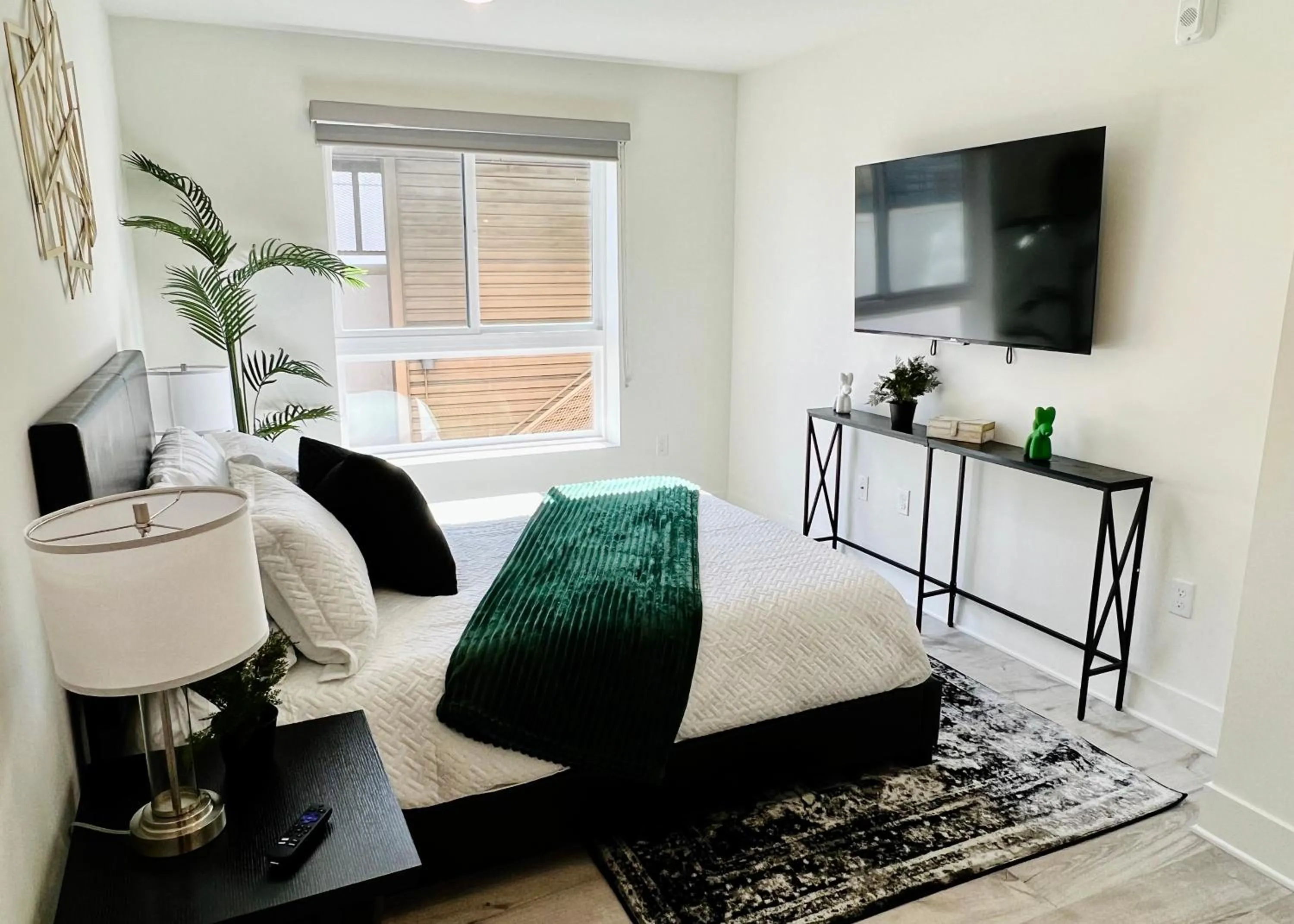 Century City Chic 4 sleep free parking 402