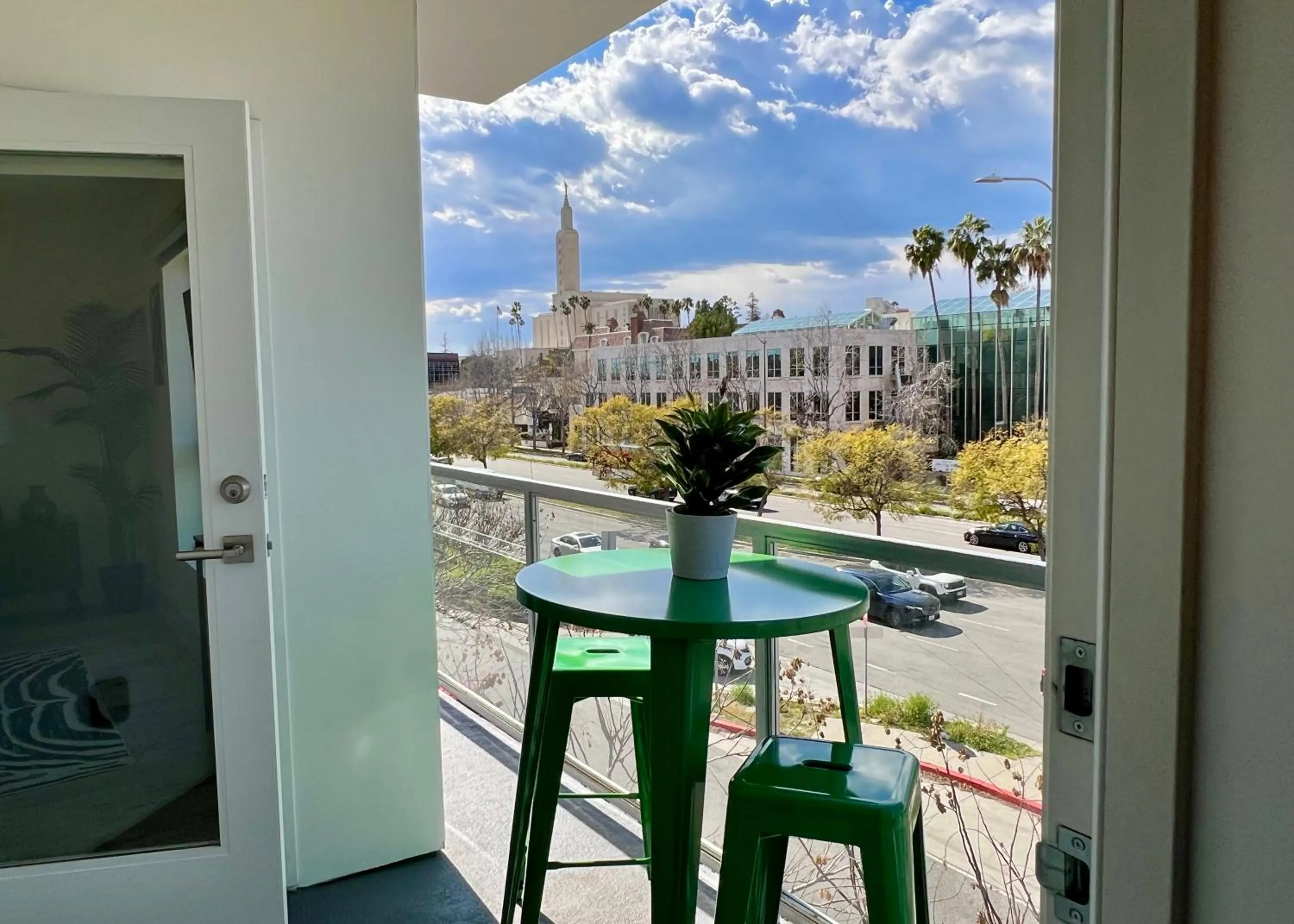 Century City Chic 4 sleep free parking 402