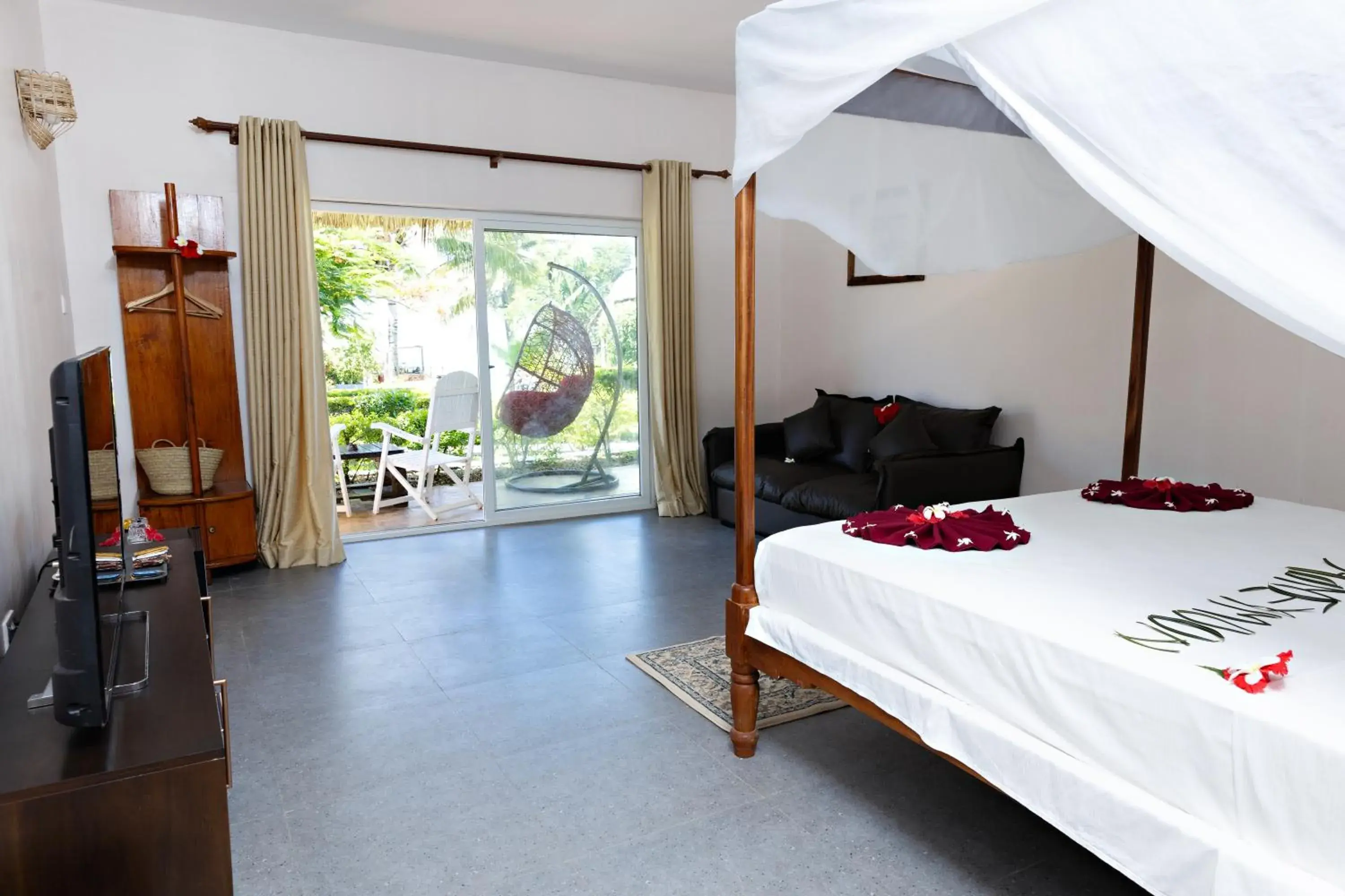 Photo of the whole room, Bed in Tanzanite Beach Resort Photo of the whole room, Bed in Tanzanite Beach Resort