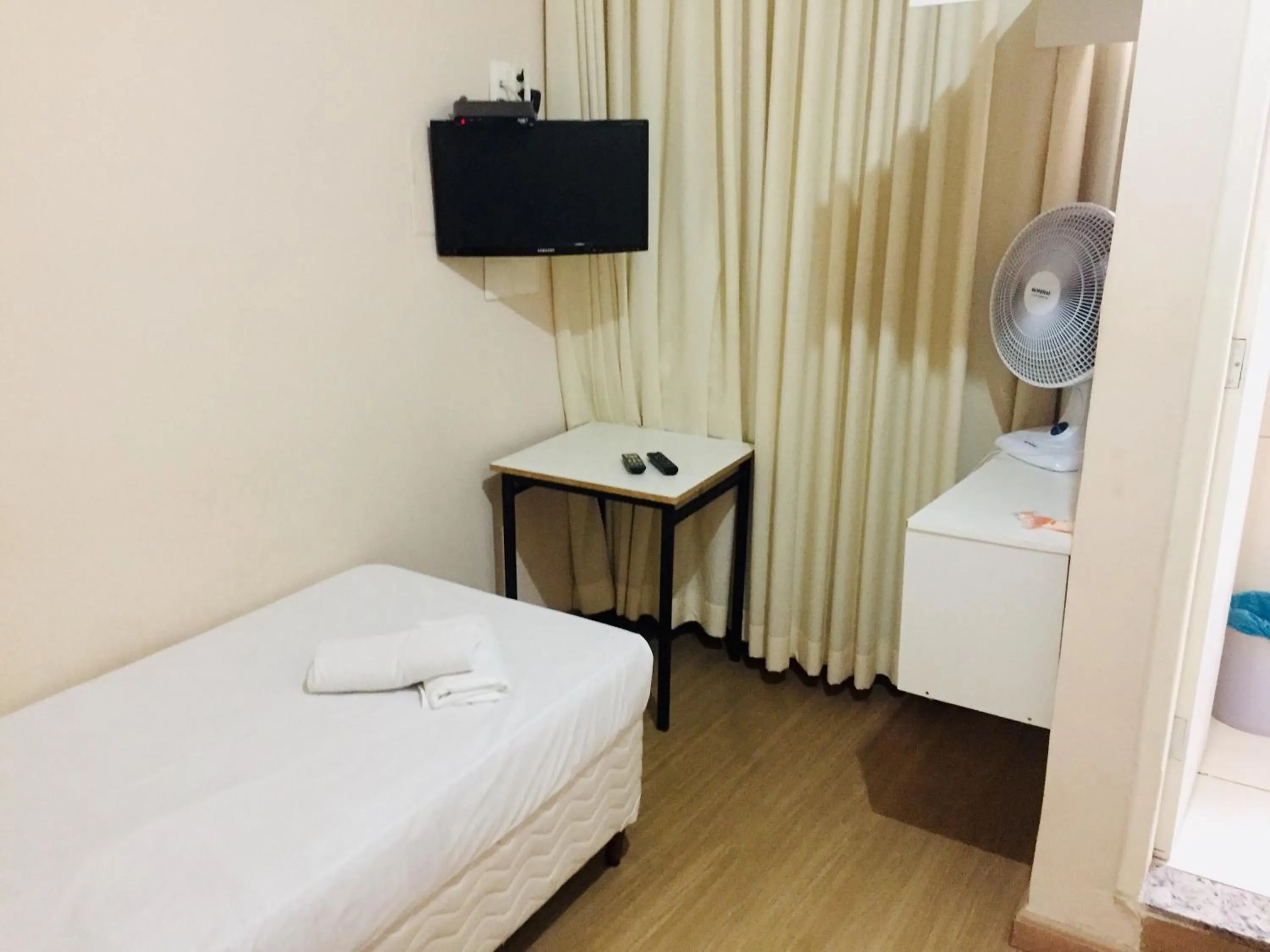 TV and multimedia, Bed in Hotel GMatos Belo Horizonte - Próximo a Rodoviária e Mercados Turísticos