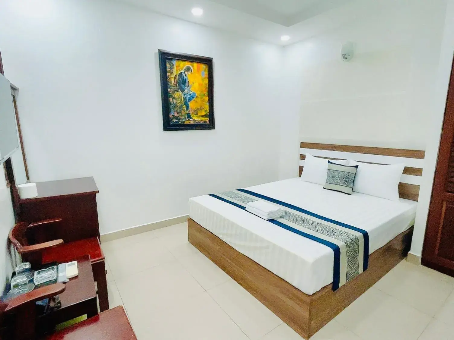 Deluxe Double Room in DINH DINH 2 AIRPORT HOTEL Deluxe Double Room in DINH DINH 2 AIRPORT HOTEL
