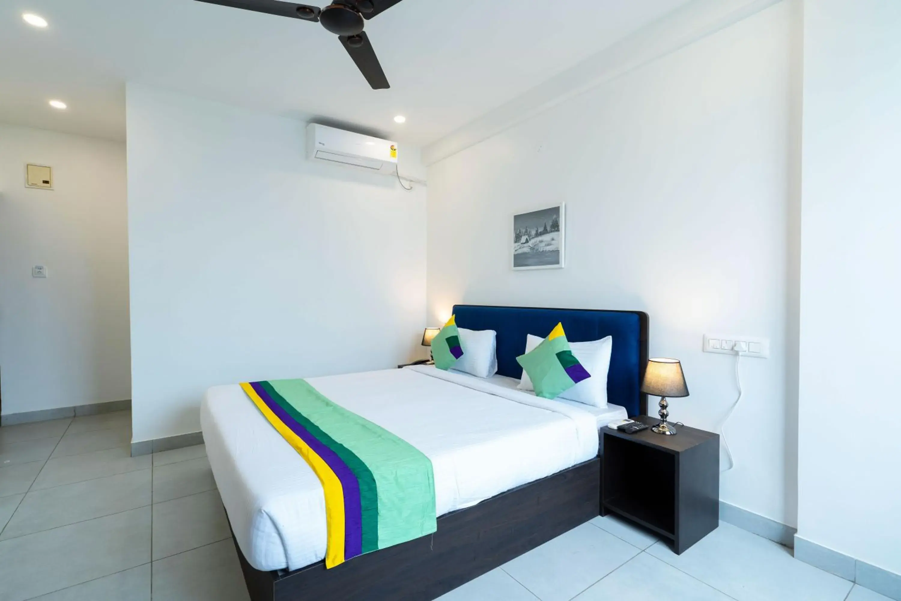 Bedroom, Bed in Treebo The Grand Skyla, Malleshwaram Bedroom, Bed in Treebo The Grand Skyla, Malleshwaram