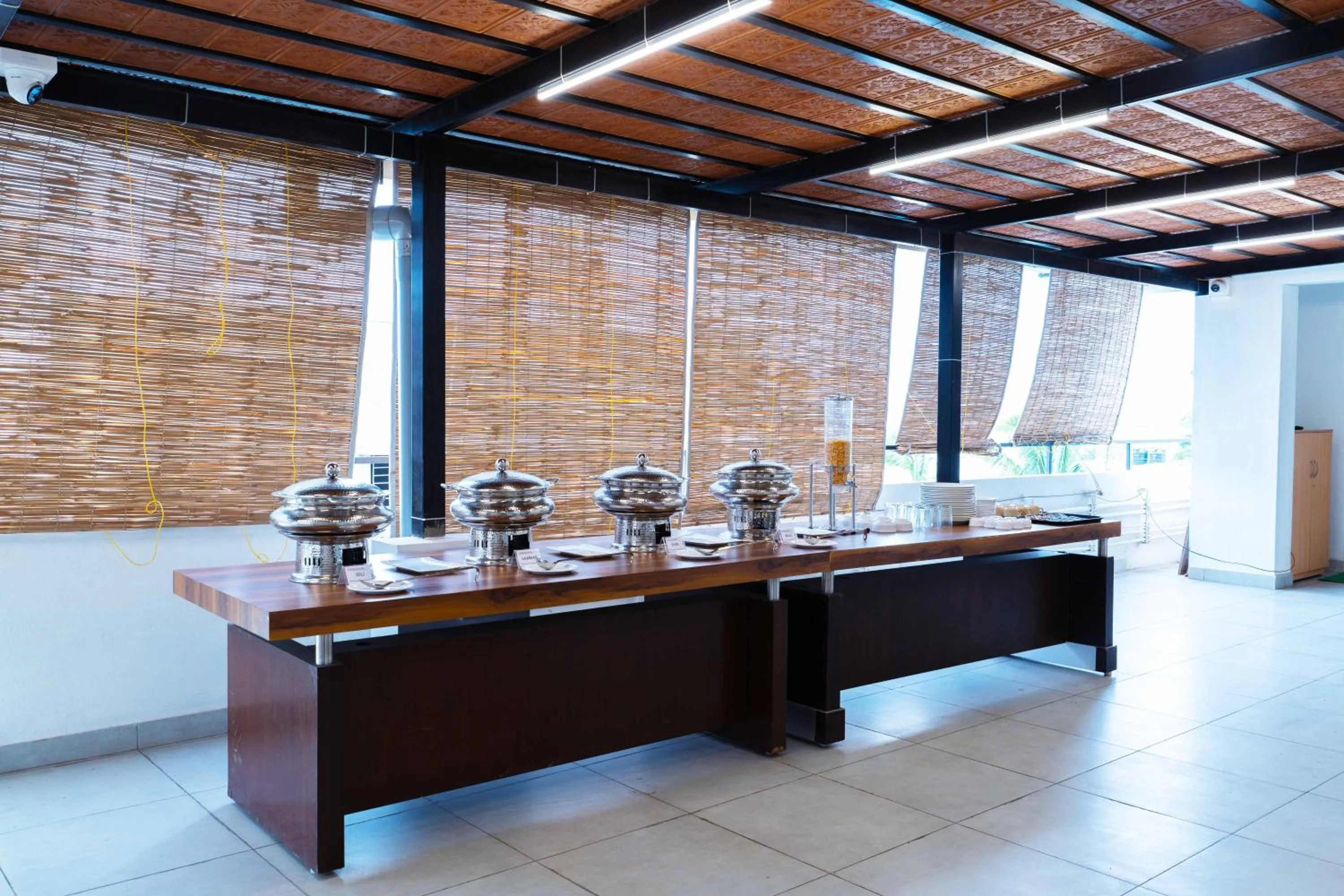 Restaurant/places to eat in Treebo The Grand Skyla, Malleshwaram