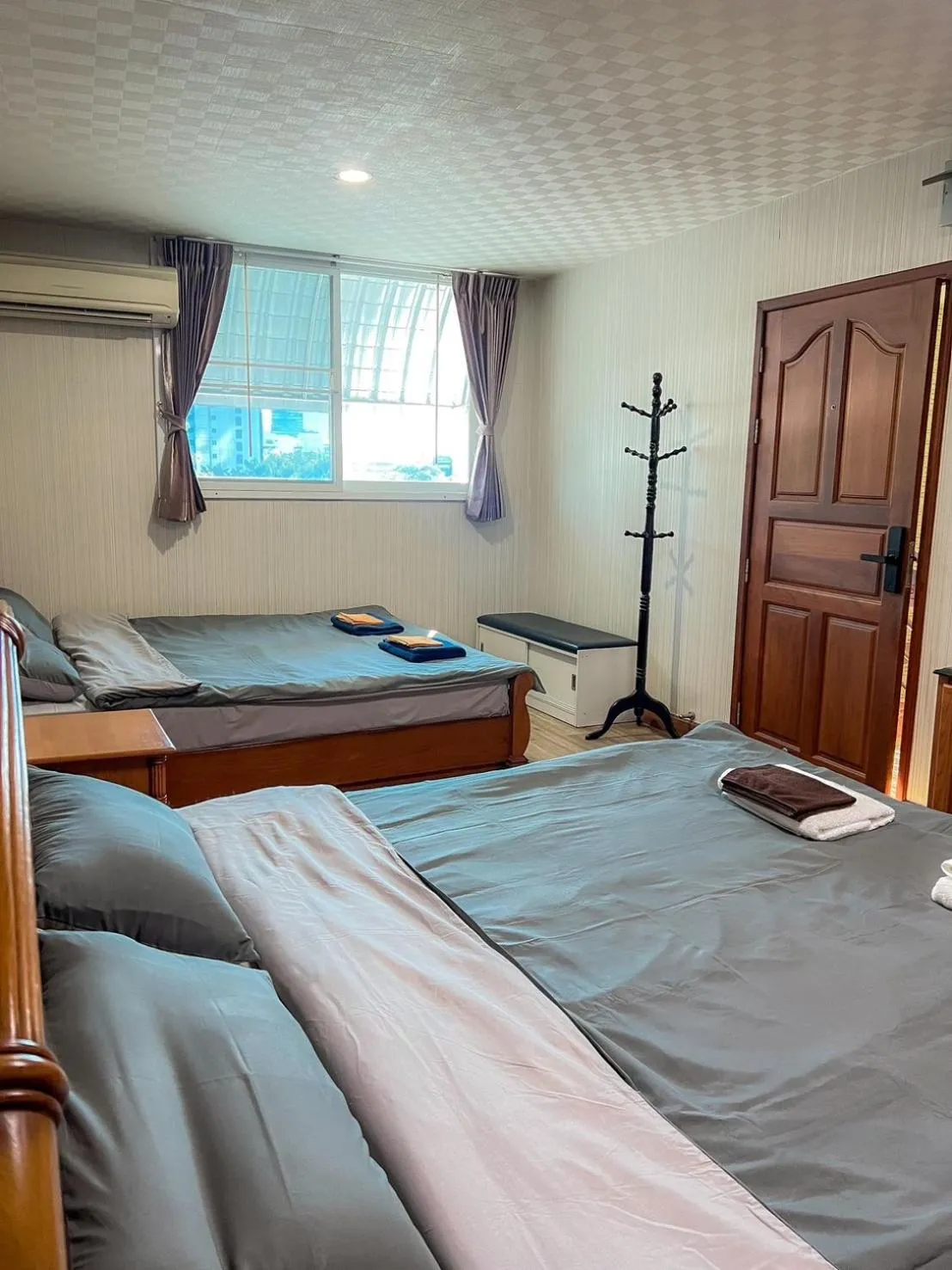 Silom Dynasty Hostel