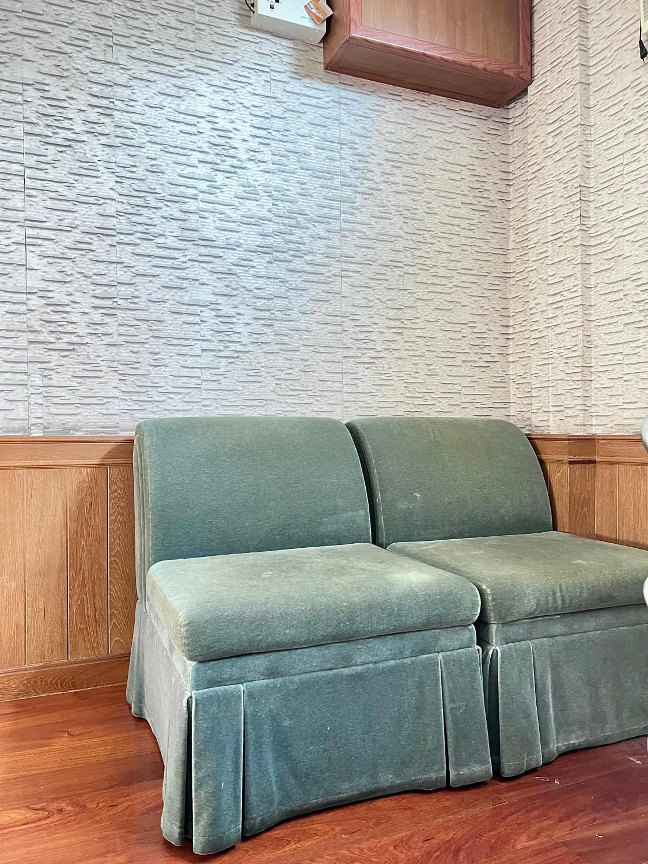 Property building in Silom Dynasty Hostel