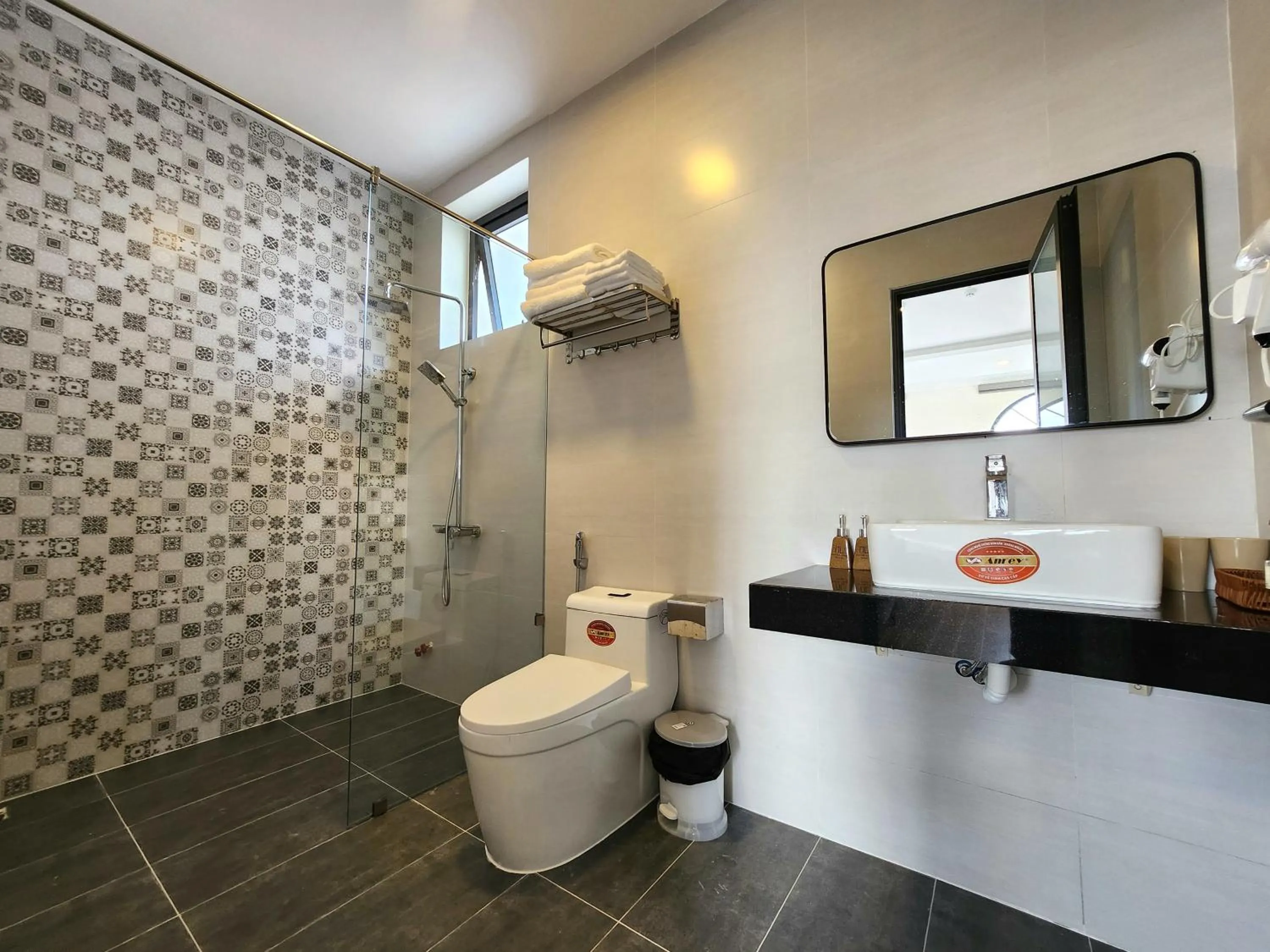 Toilet in K'SOL - Hotel & Apartment