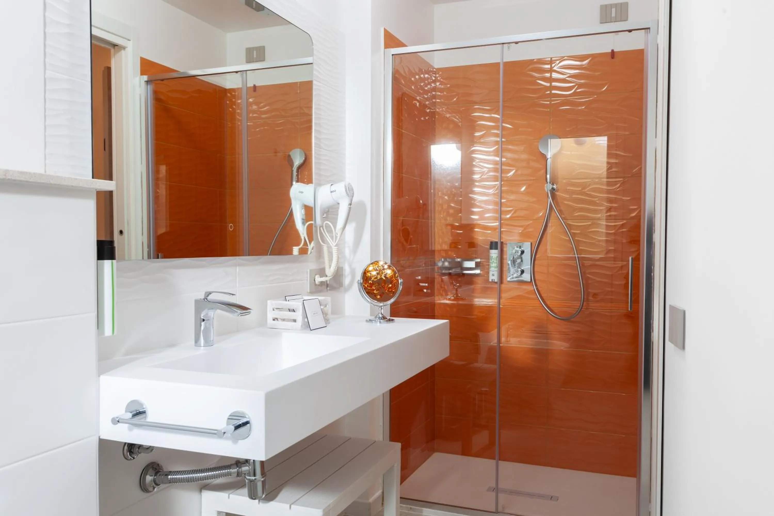 Bathroom in Glorian Hotel