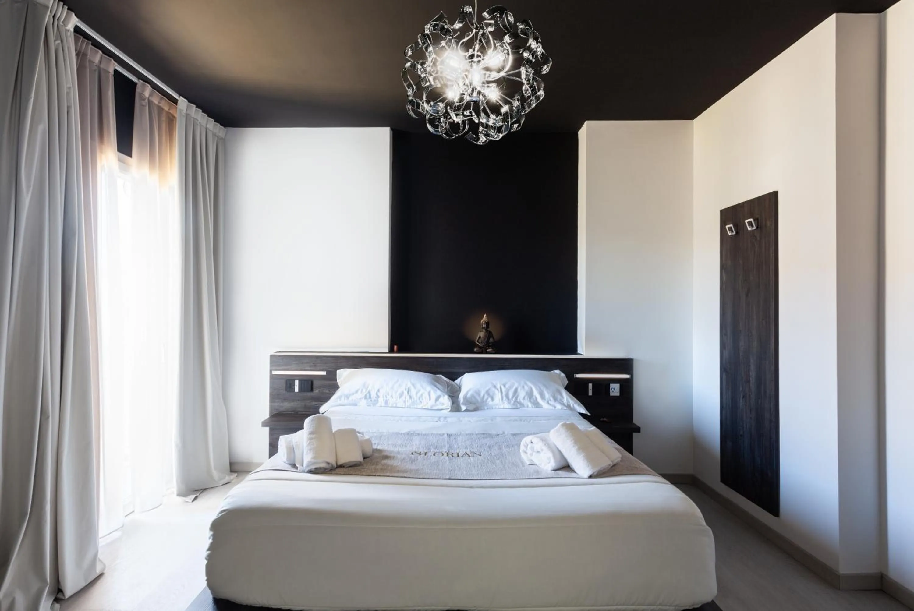 Photo of the whole room, Bed in Glorian Hotel