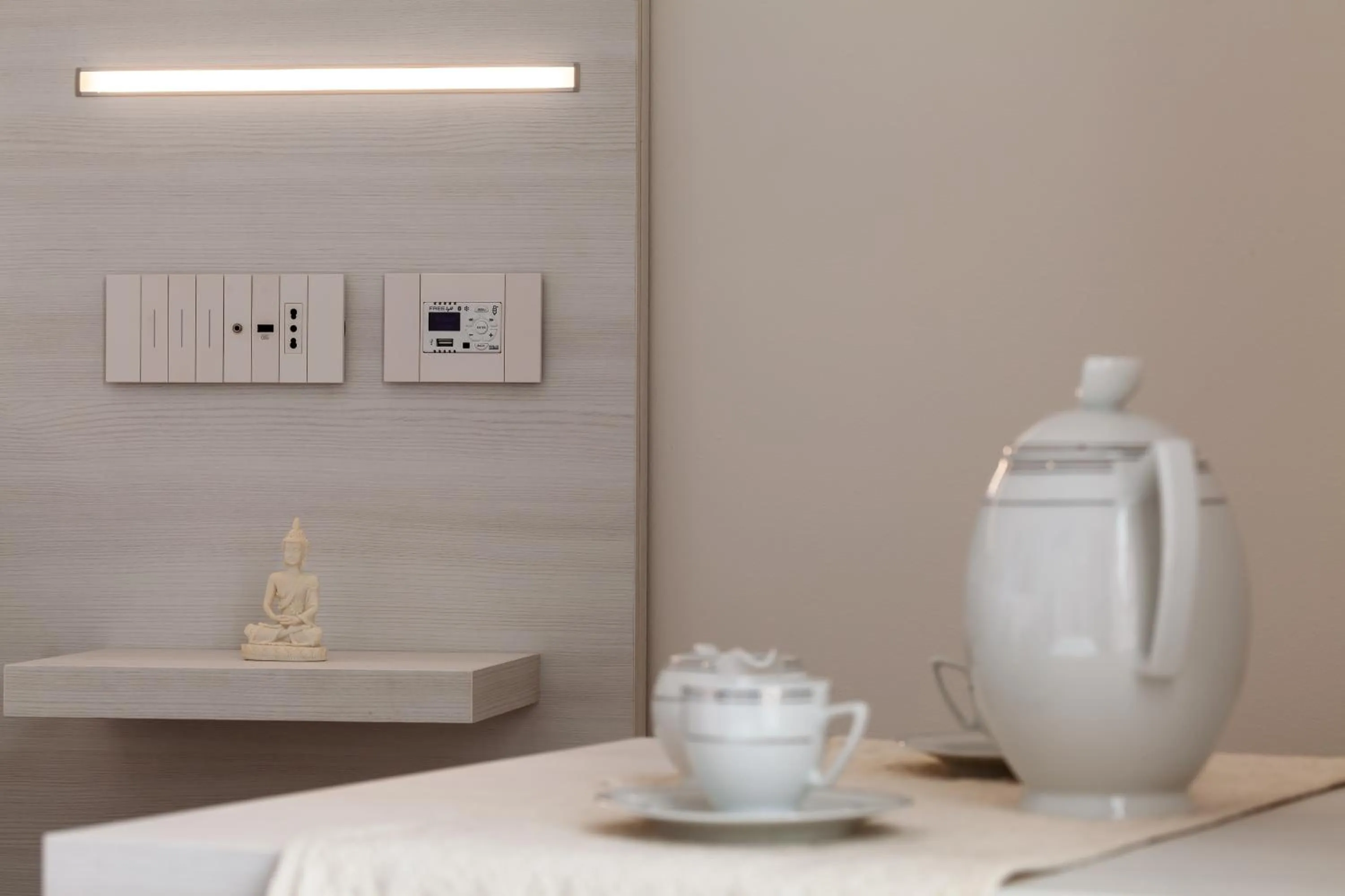 Coffee/tea facilities in Glorian Hotel