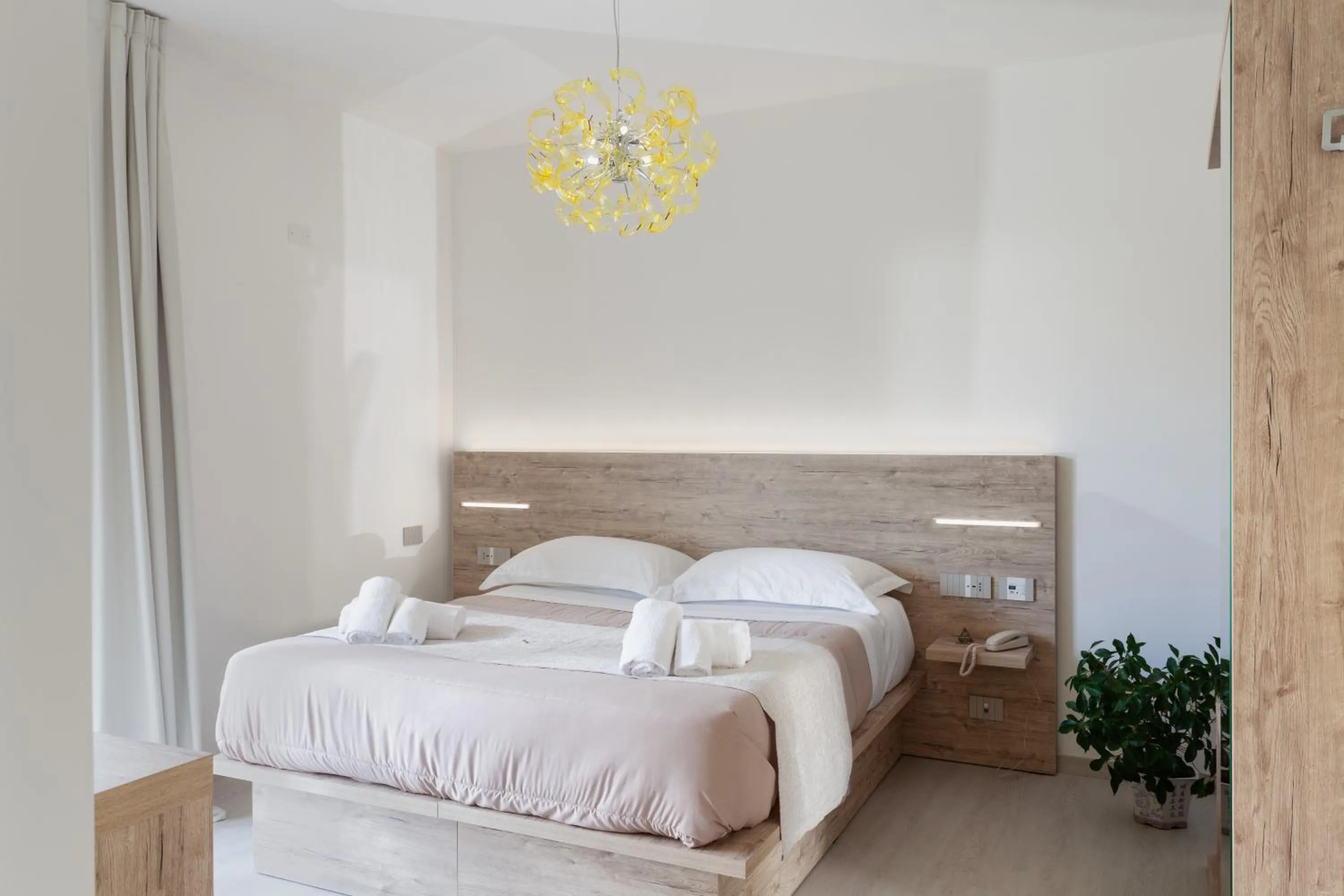 Photo of the whole room, Bed in Glorian Hotel