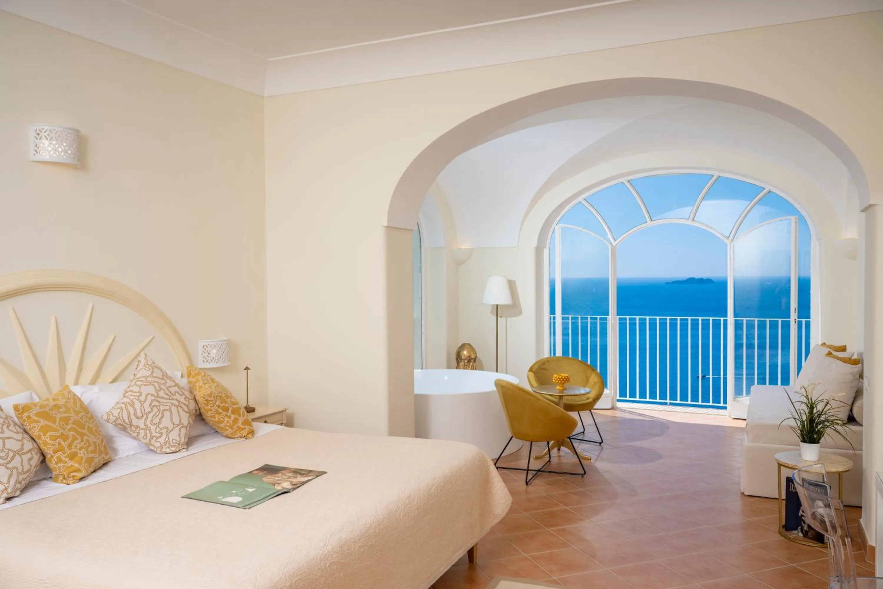 Bed in Villa Santa Chiara Positano Suites