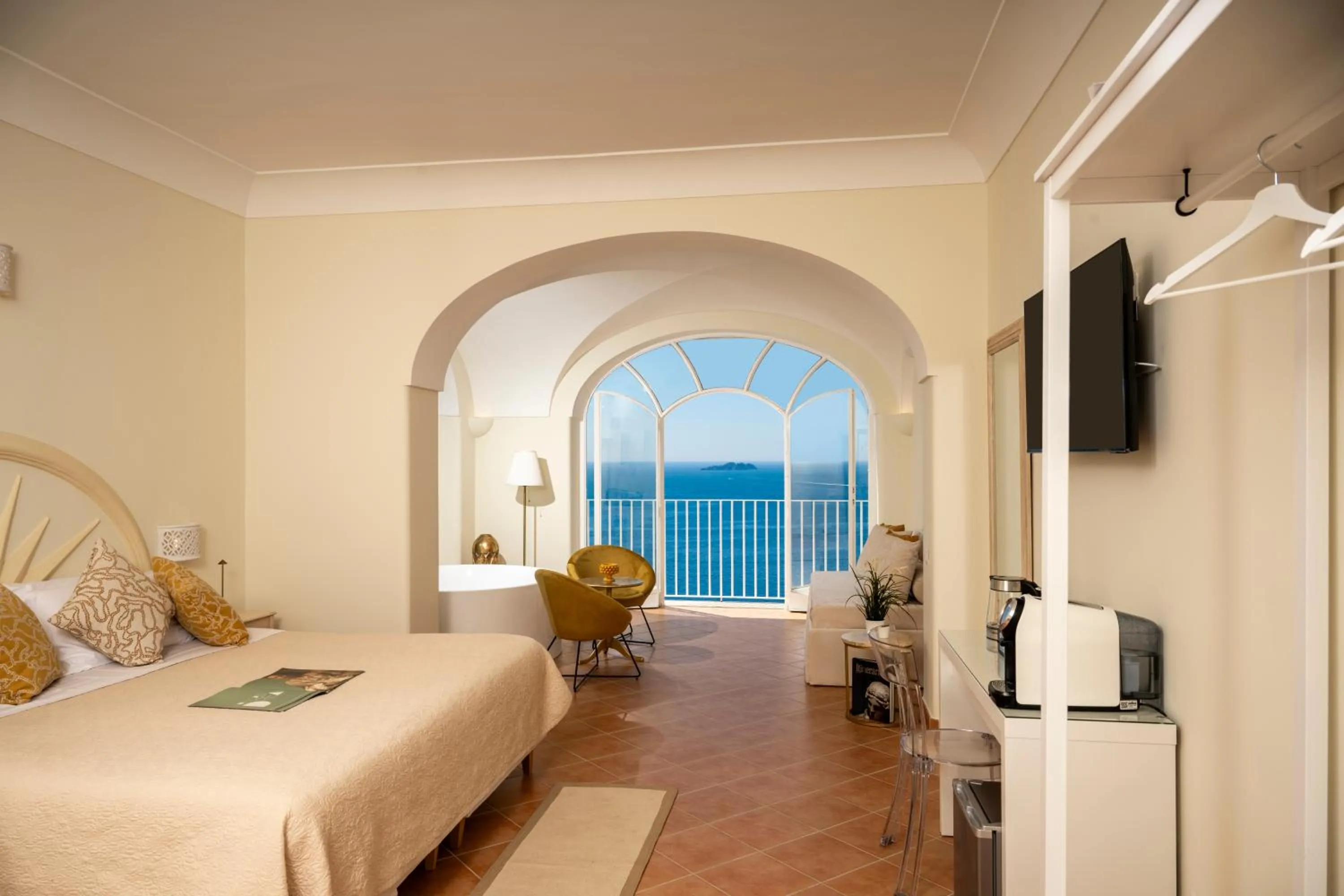 Bedroom, Bed in Villa Santa Chiara Positano Suites