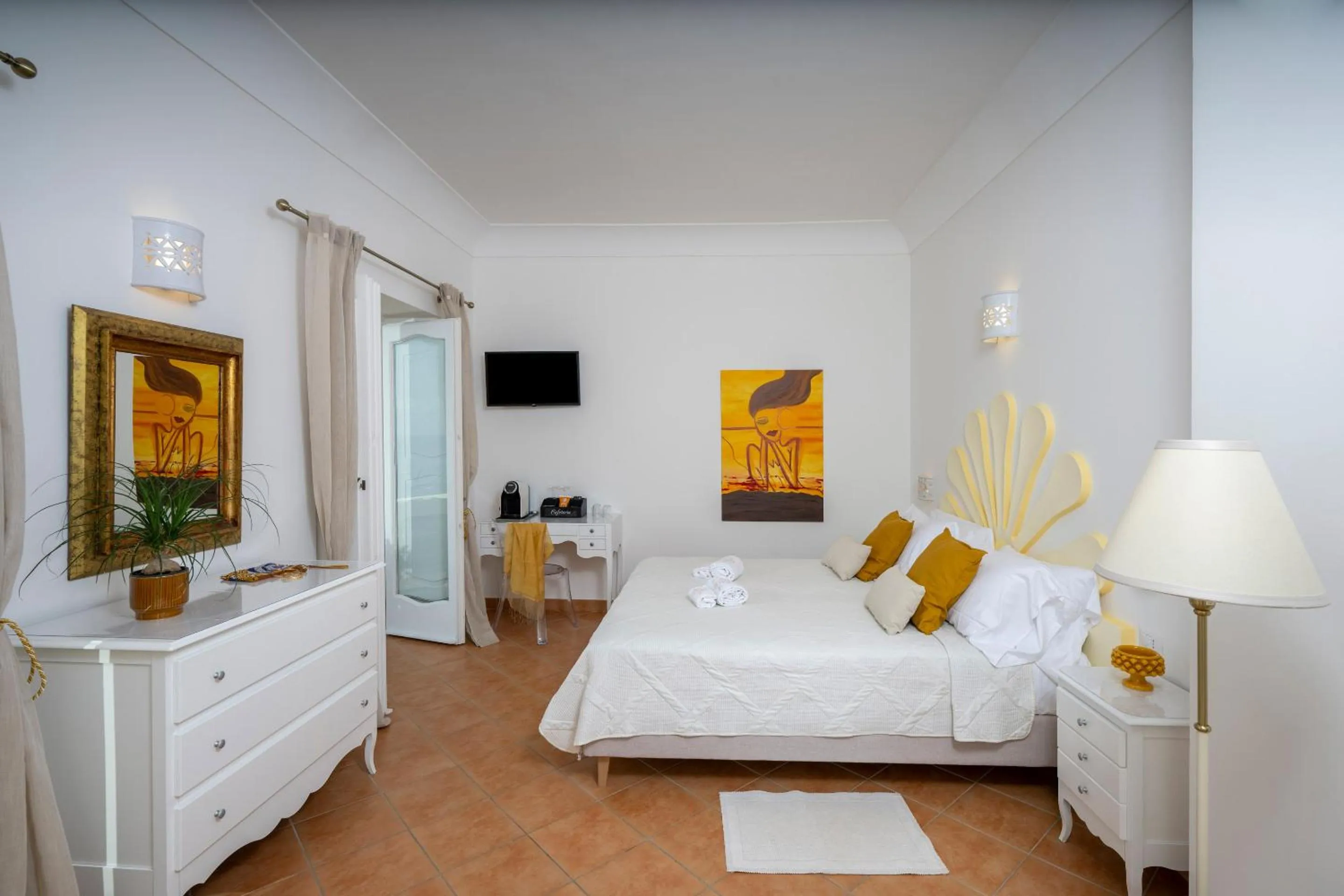 Bed in Villa Santa Chiara Positano Suites