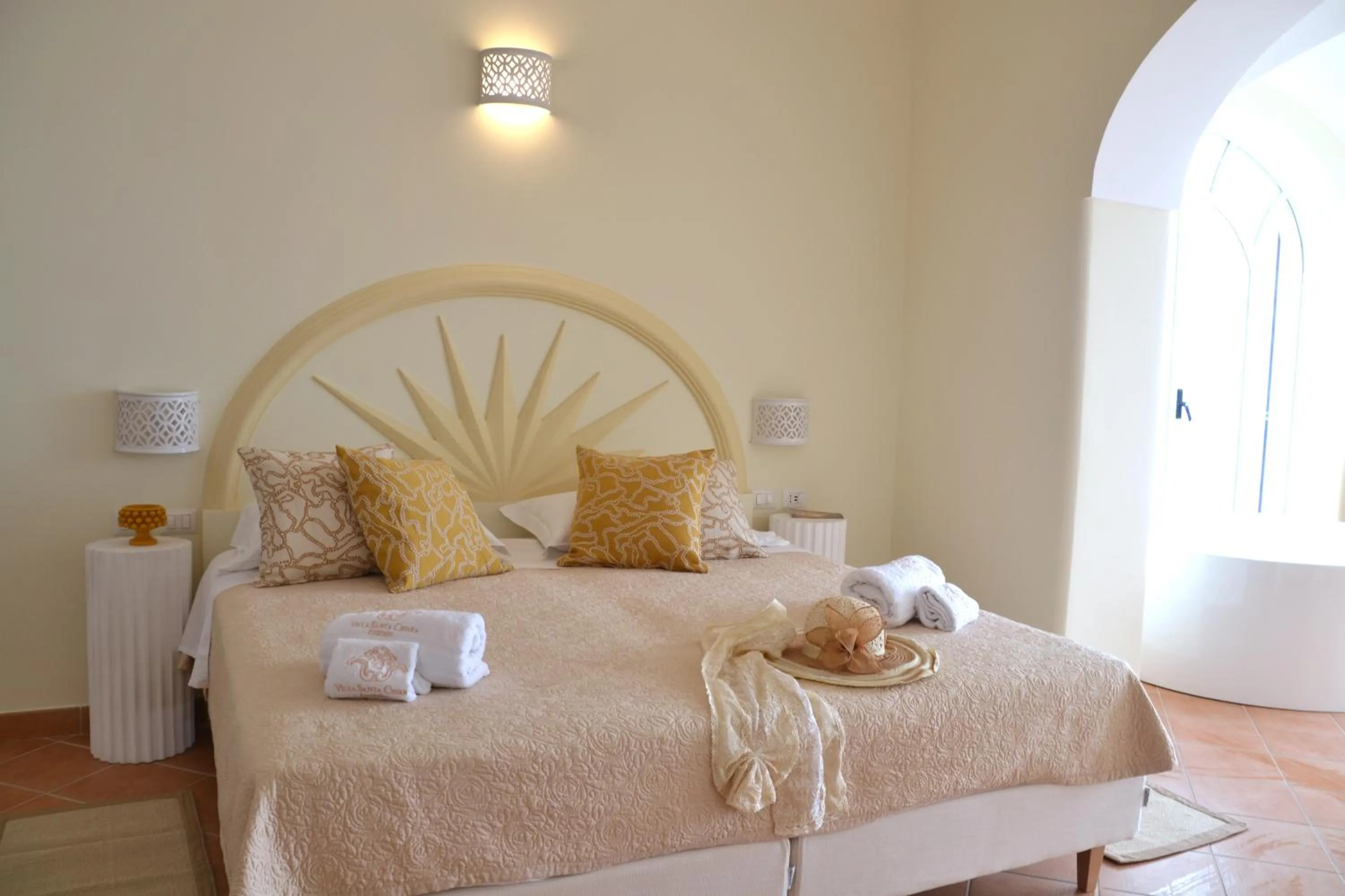 Bed in Villa Santa Chiara Positano Suites
