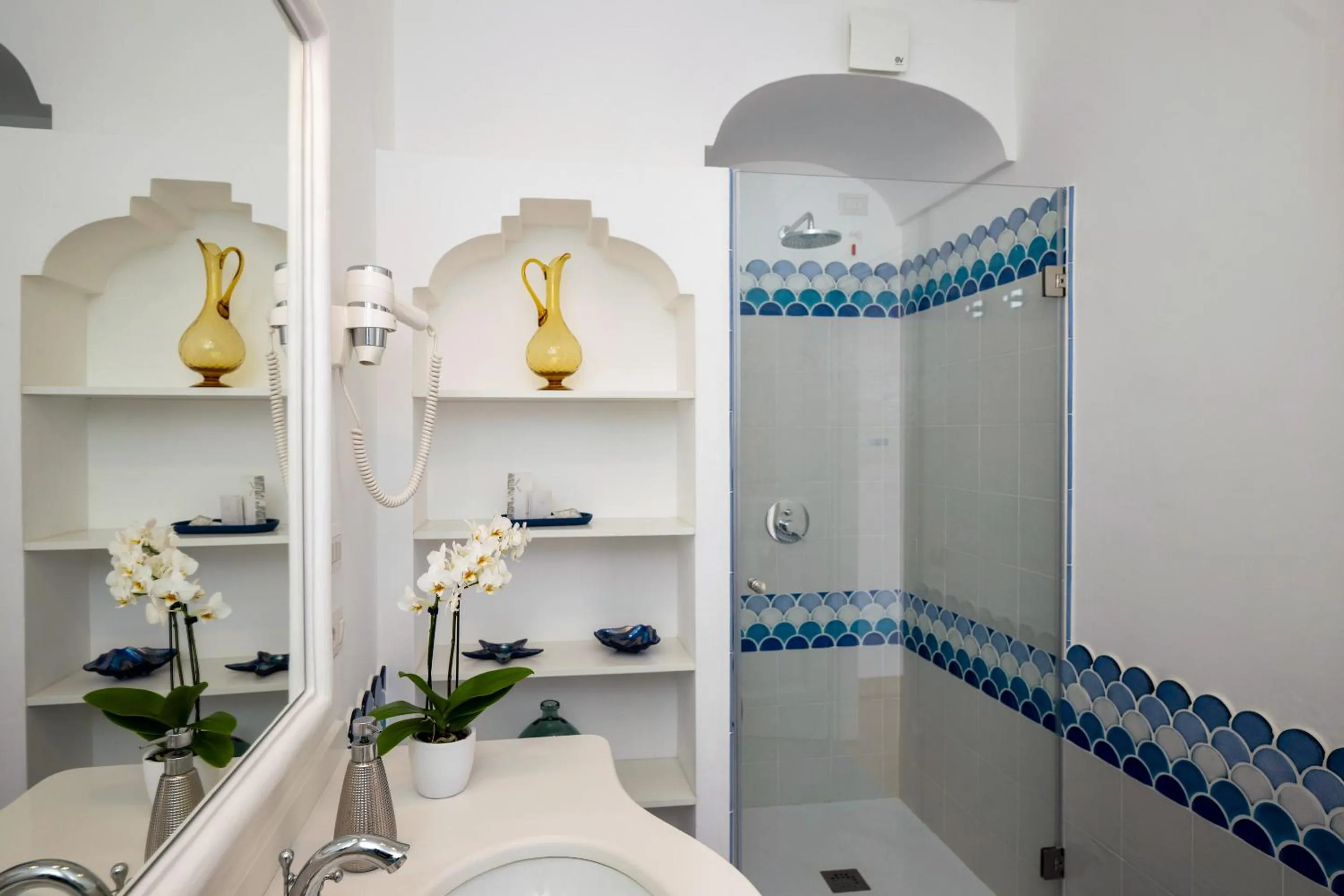 Bathroom in Villa Santa Chiara Positano Suites