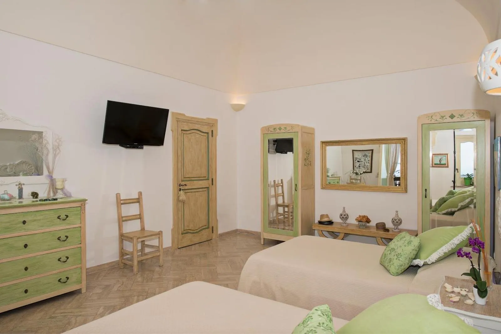 Bed in Villa Santa Chiara Positano Suites