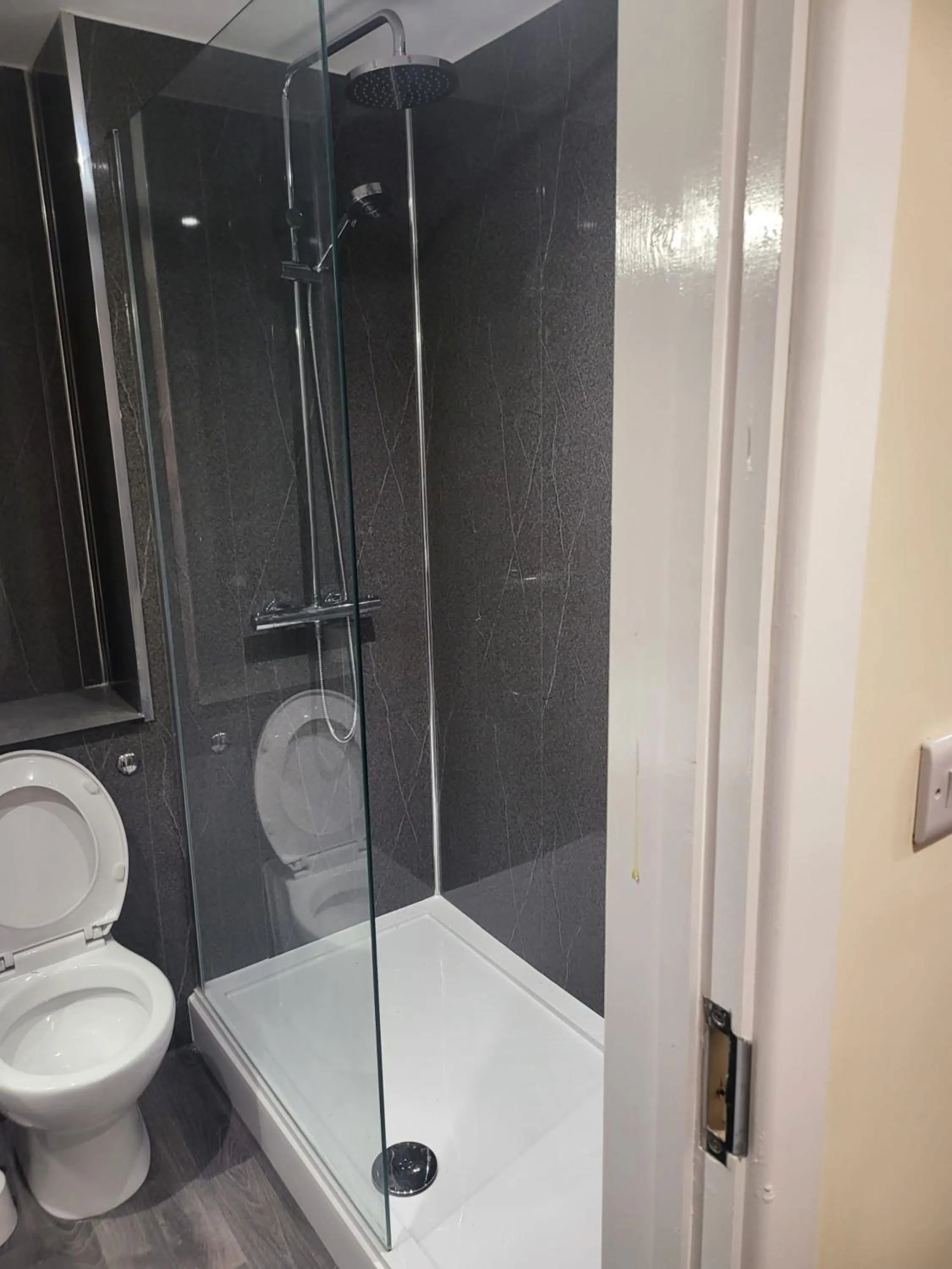 Bathroom in Coventry Hill Hotel