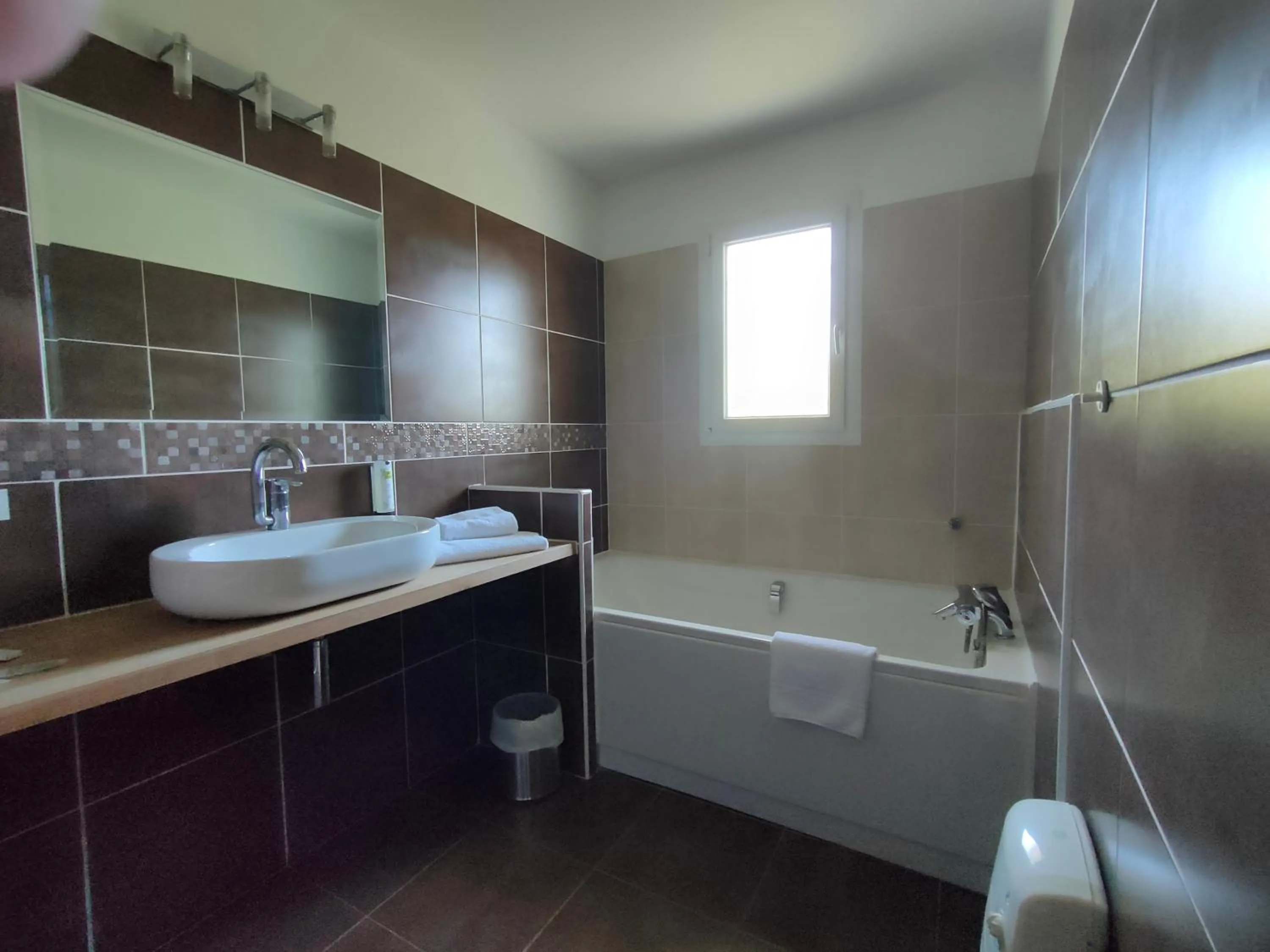 Hôtel Restaurant L'Art des Mets by Côté Jardin