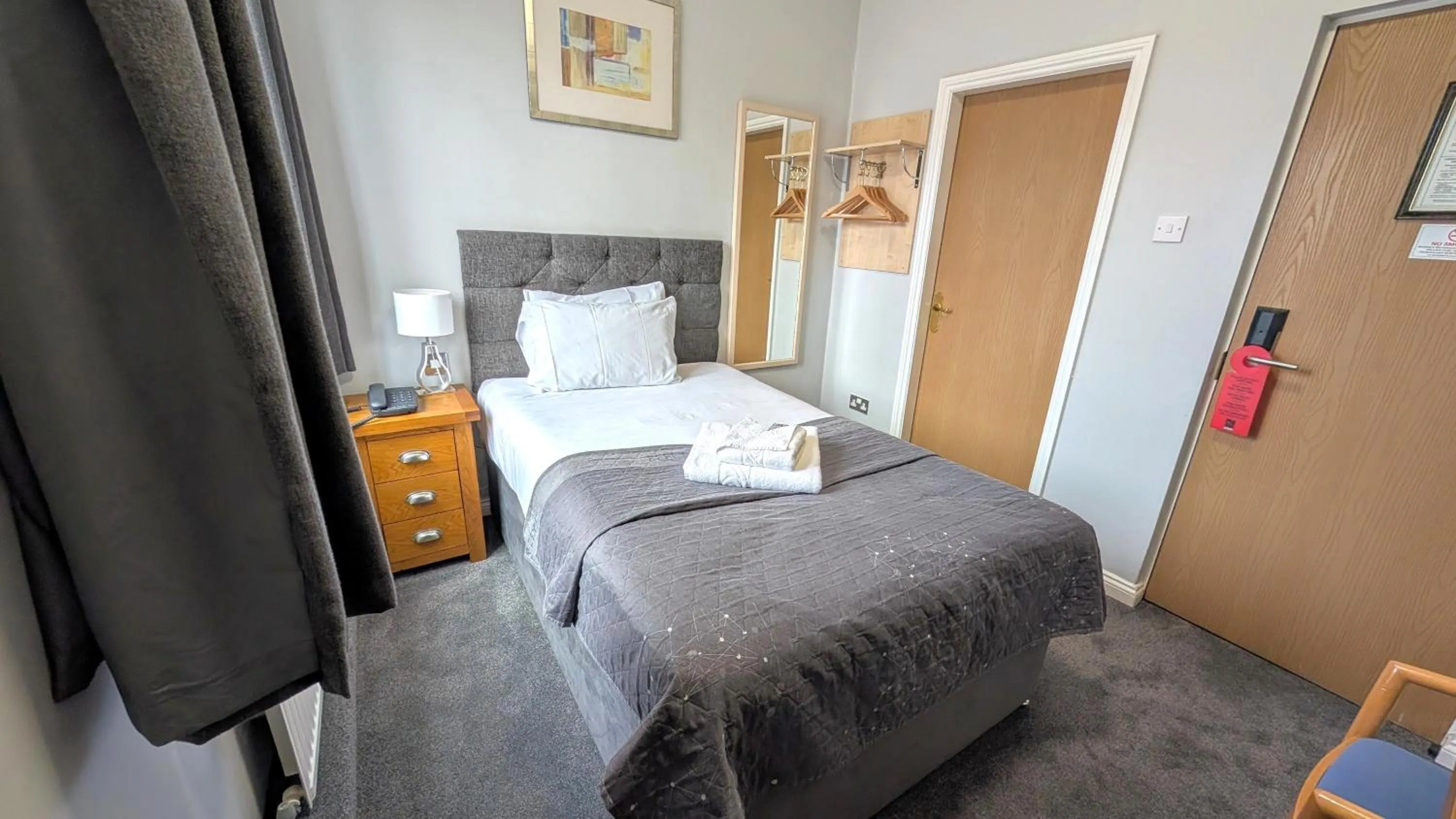 Bed in Quality Hotel Coventry