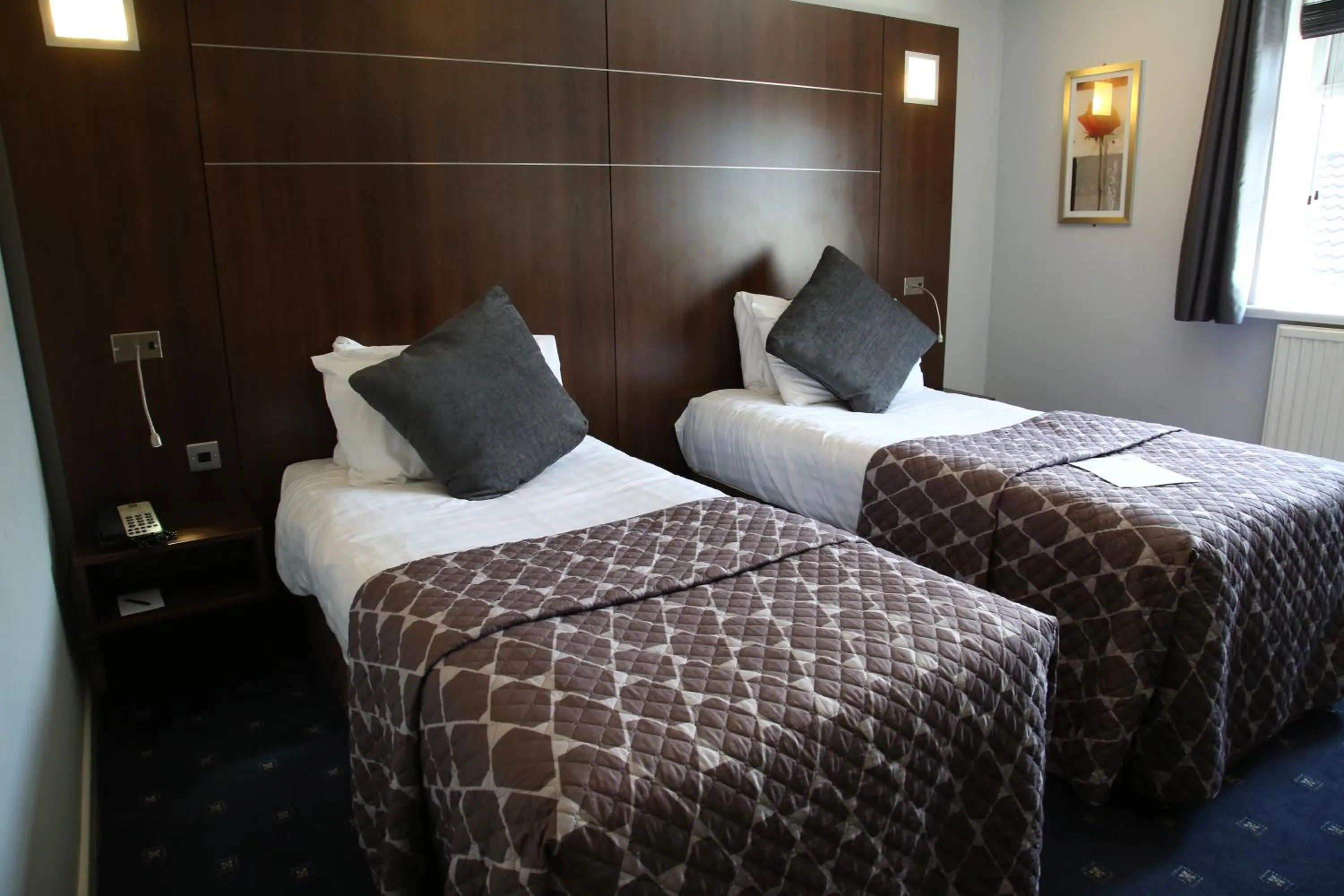 Bed in Quality Hotel Coventry