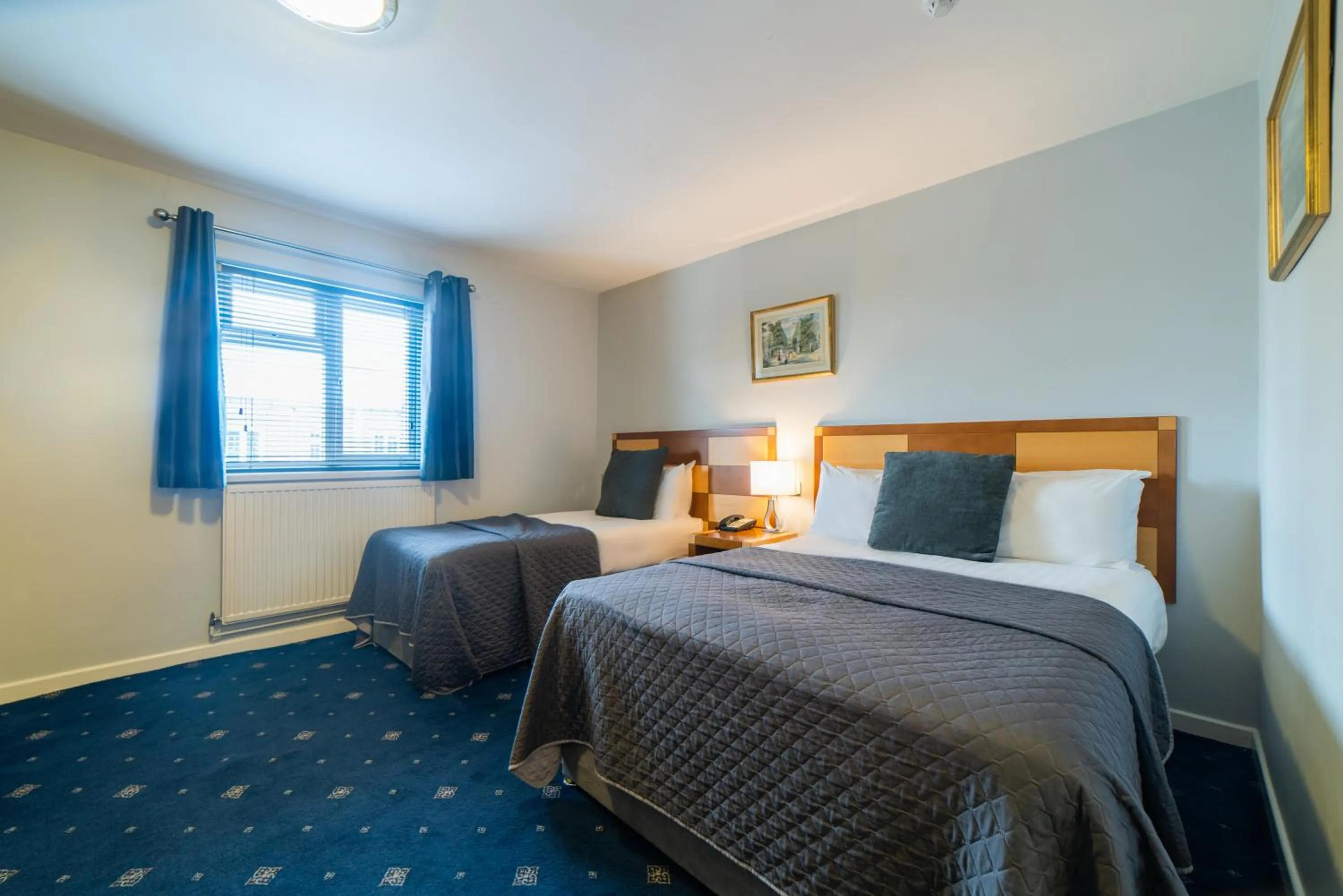 Photo of the whole room, Bed in Quality Hotel Coventry