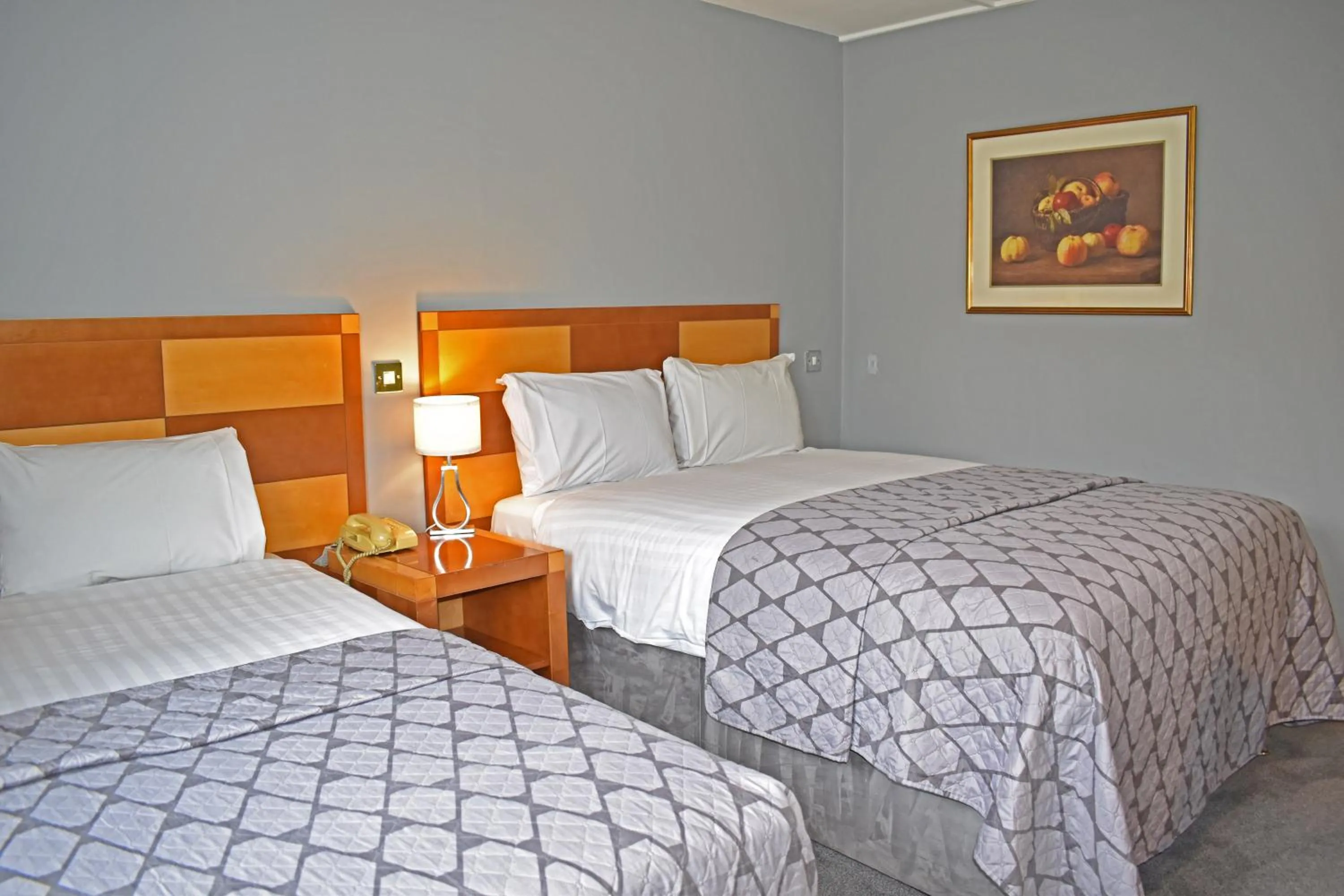 Photo of the whole room, Bed in Quality Hotel Coventry