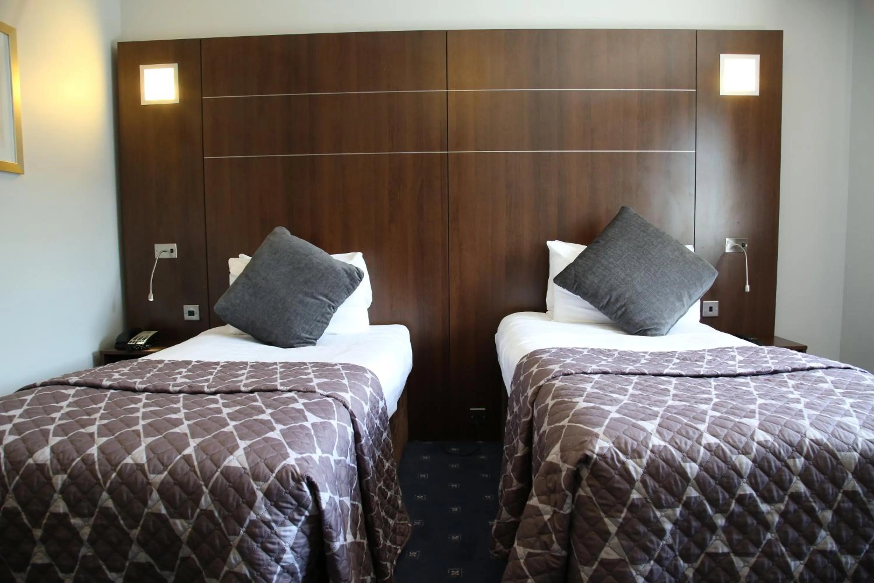 Bed in Quality Hotel Coventry