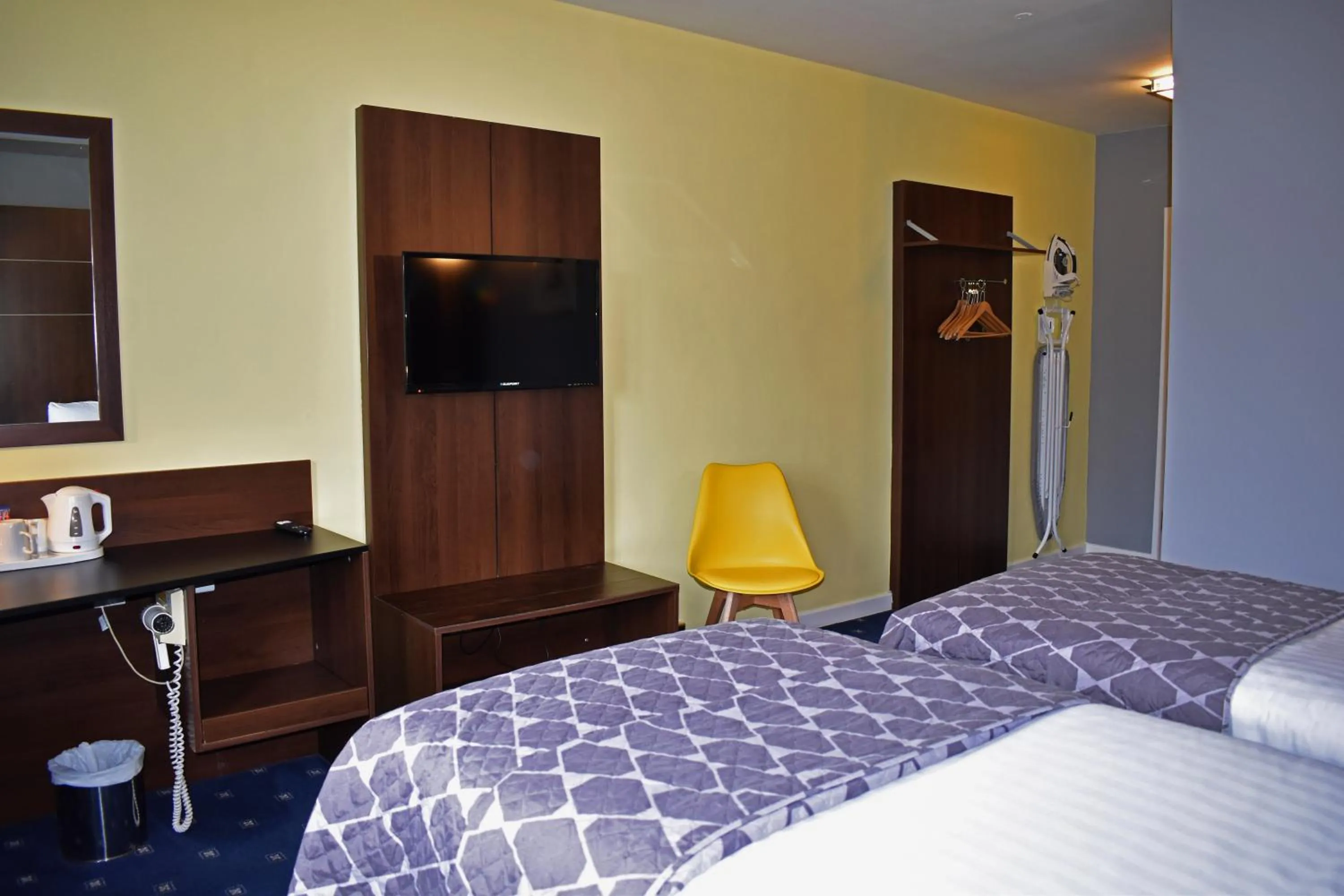 Photo of the whole room, Bed in Quality Hotel Coventry