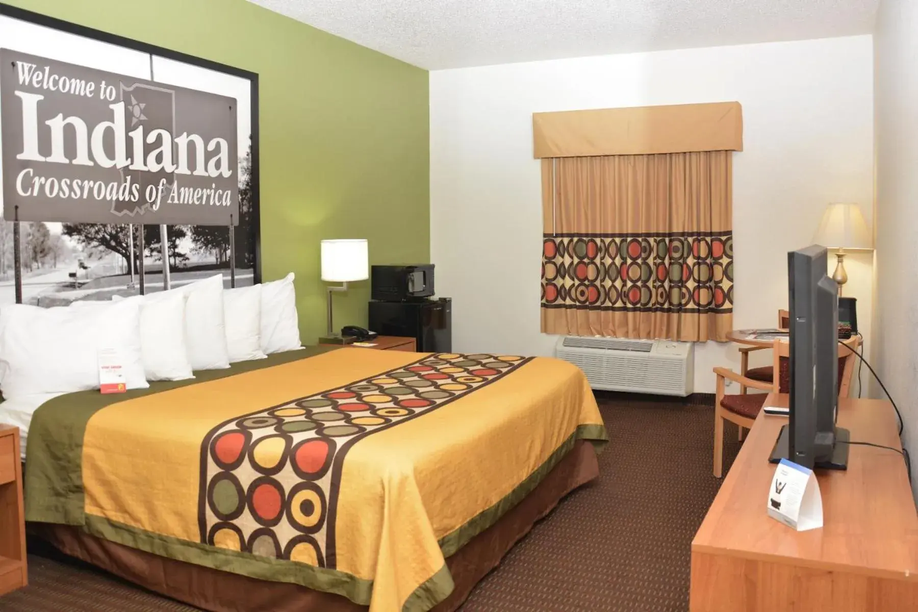 Photo of the whole room, Bed in Super 8 by Wyndham Corydon Photo of the whole room, Bed in Super 8 by Wyndham Corydon