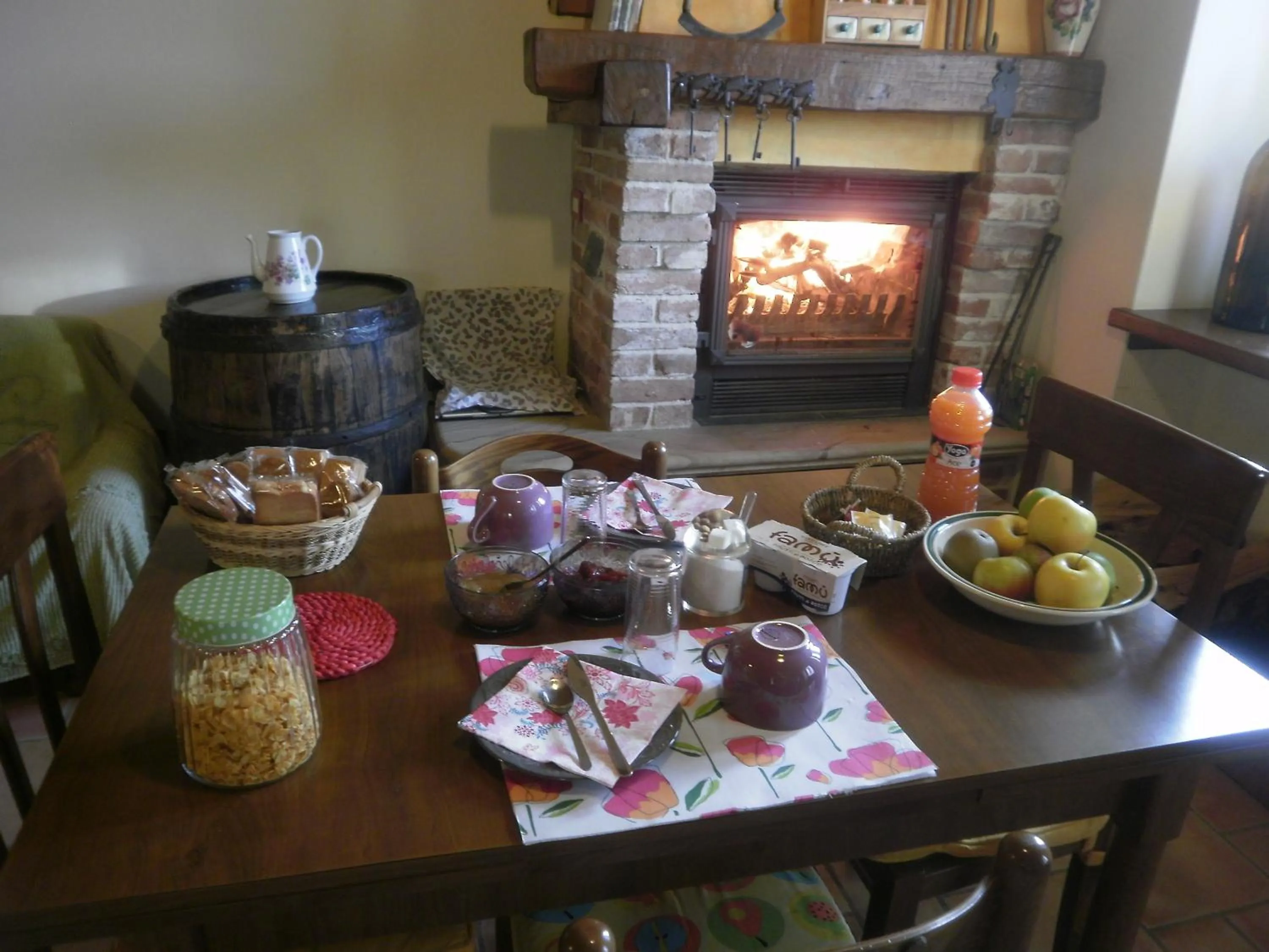 Communal lounge/ TV room in Bed and breakfast Al Rudun