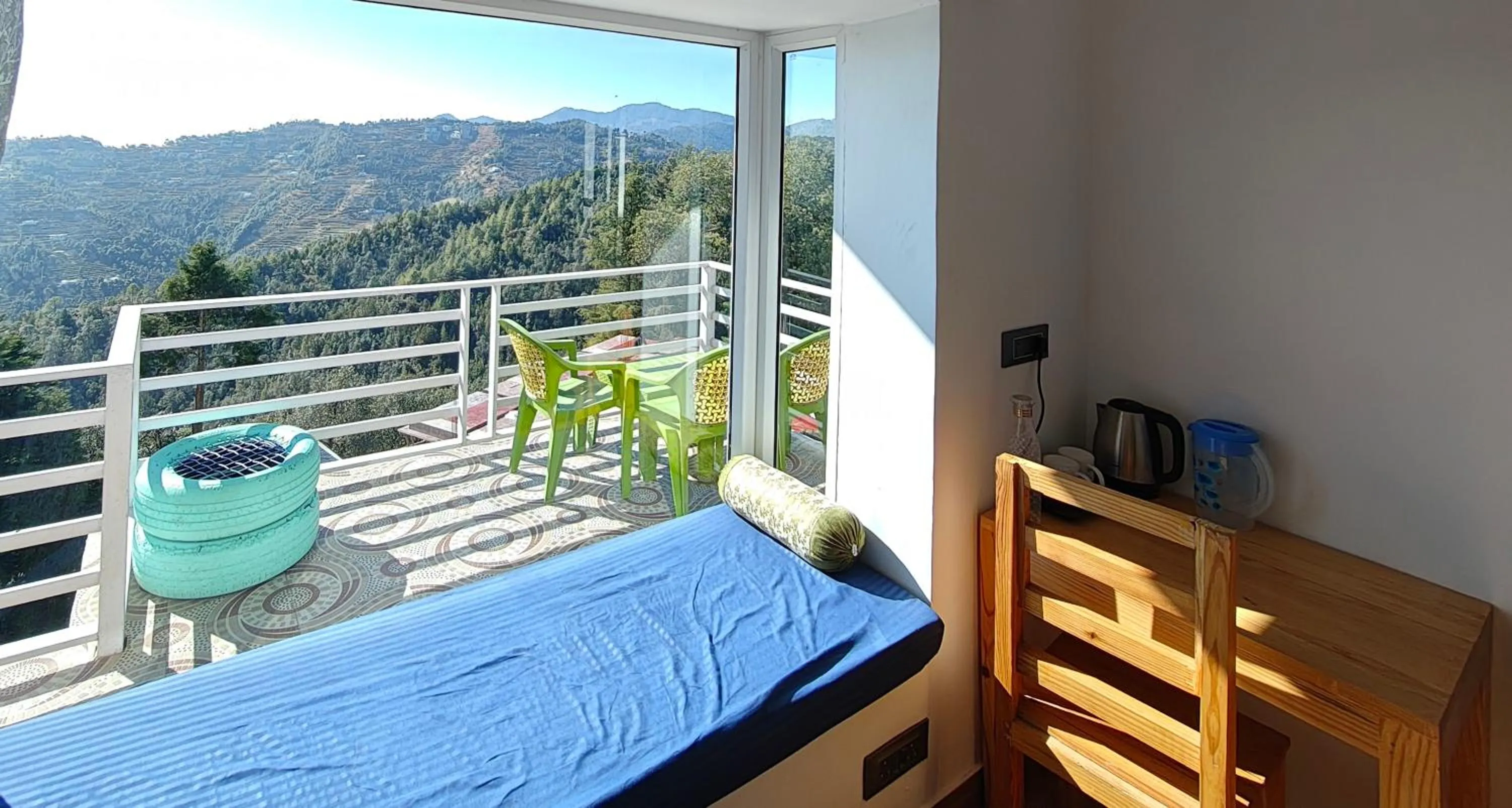 Coffee/tea facilities in Abhi's Cottage