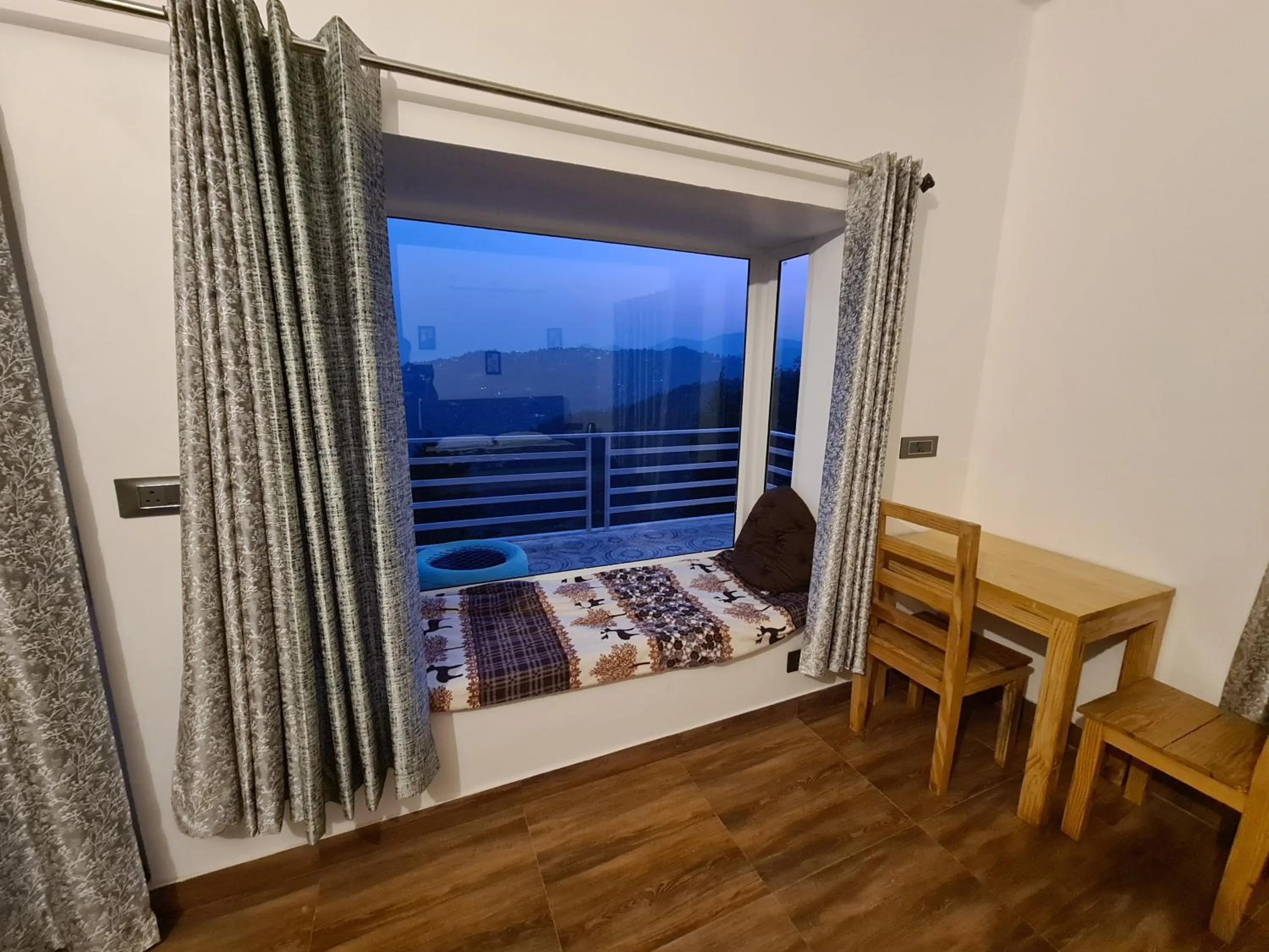 Mountain view, Bed in Abhi's Cottage