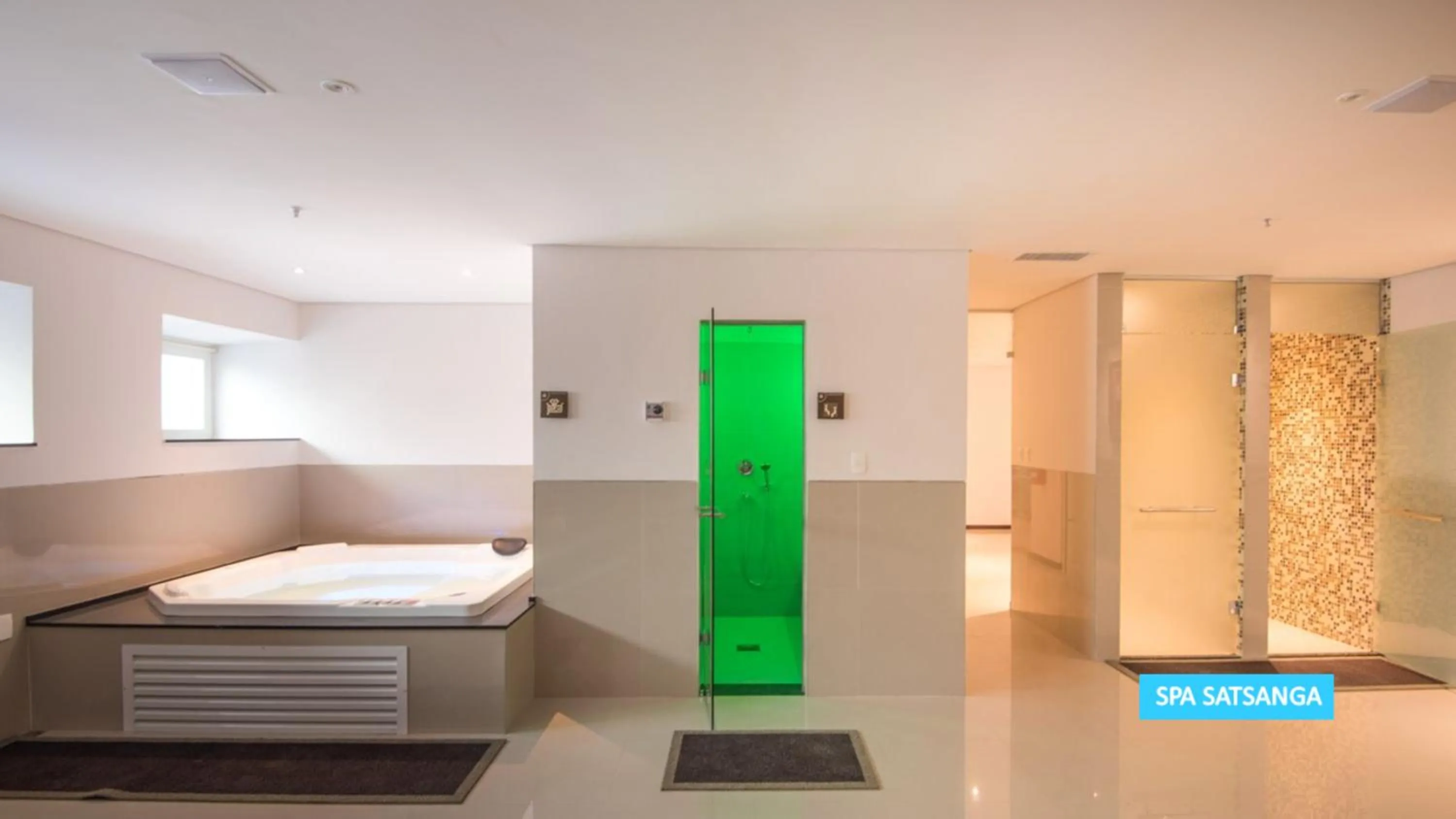 Shower, Bed in Vila Galé Rio de Janeiro