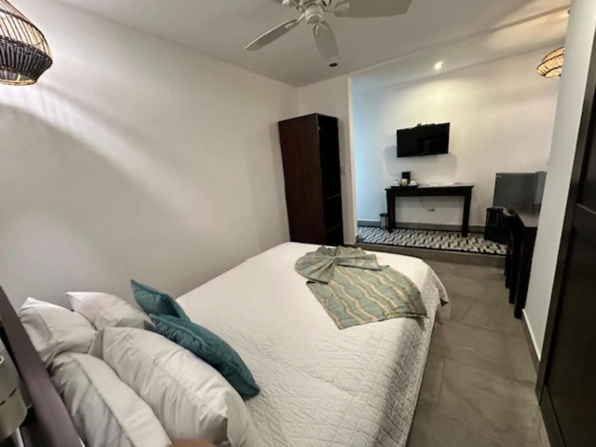 Bed in La Fortuna Lodge by Treebu Hotels