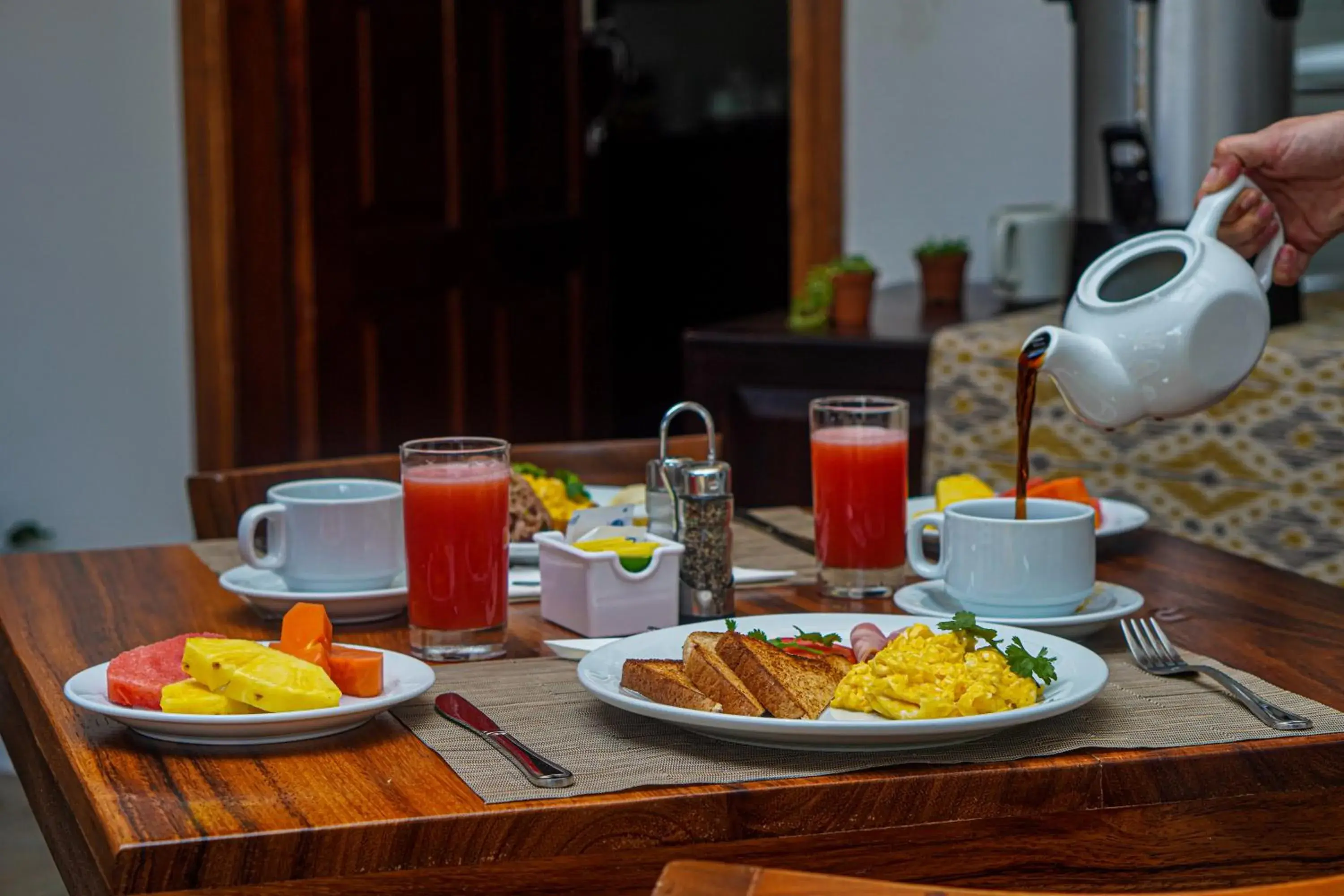 Restaurant/places to eat in La Fortuna Lodge by Treebu Hotels Restaurant/places to eat in La Fortuna Lodge by Treebu Hotels