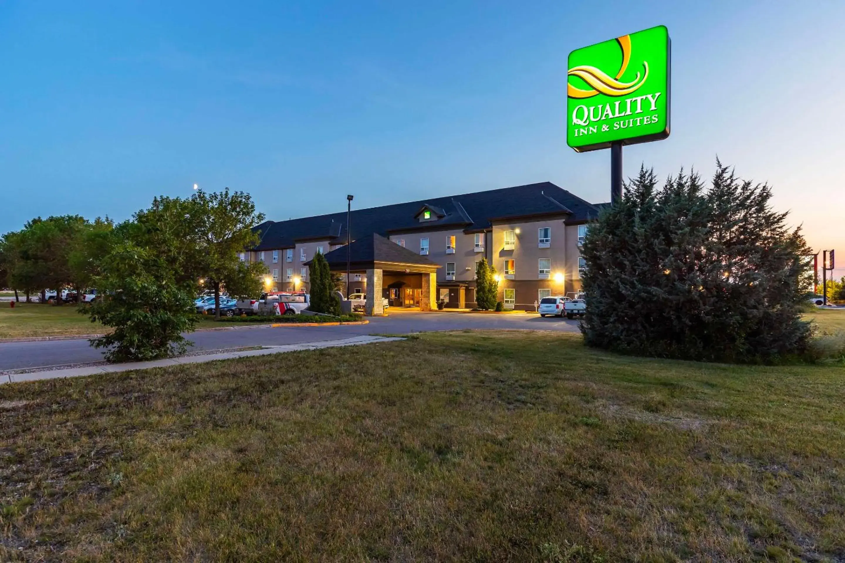Property building in Quality Inn & Suites Yorkton Property building in Quality Inn & Suites Yorkton